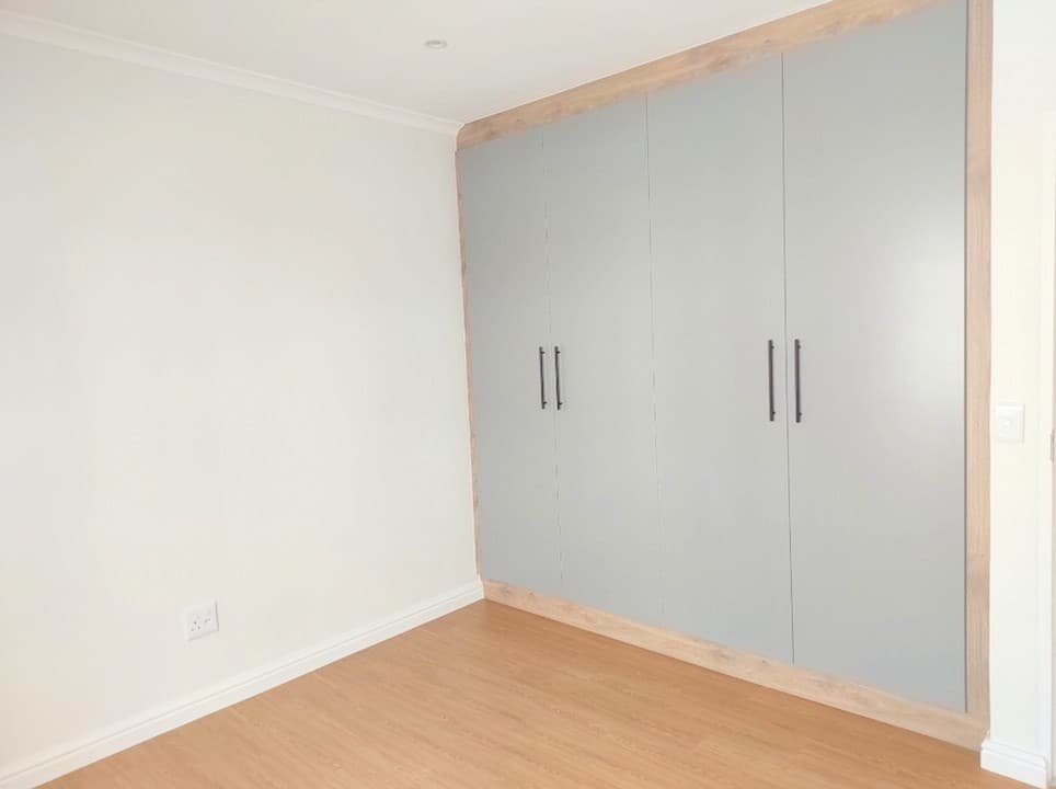 Image 5 of 6