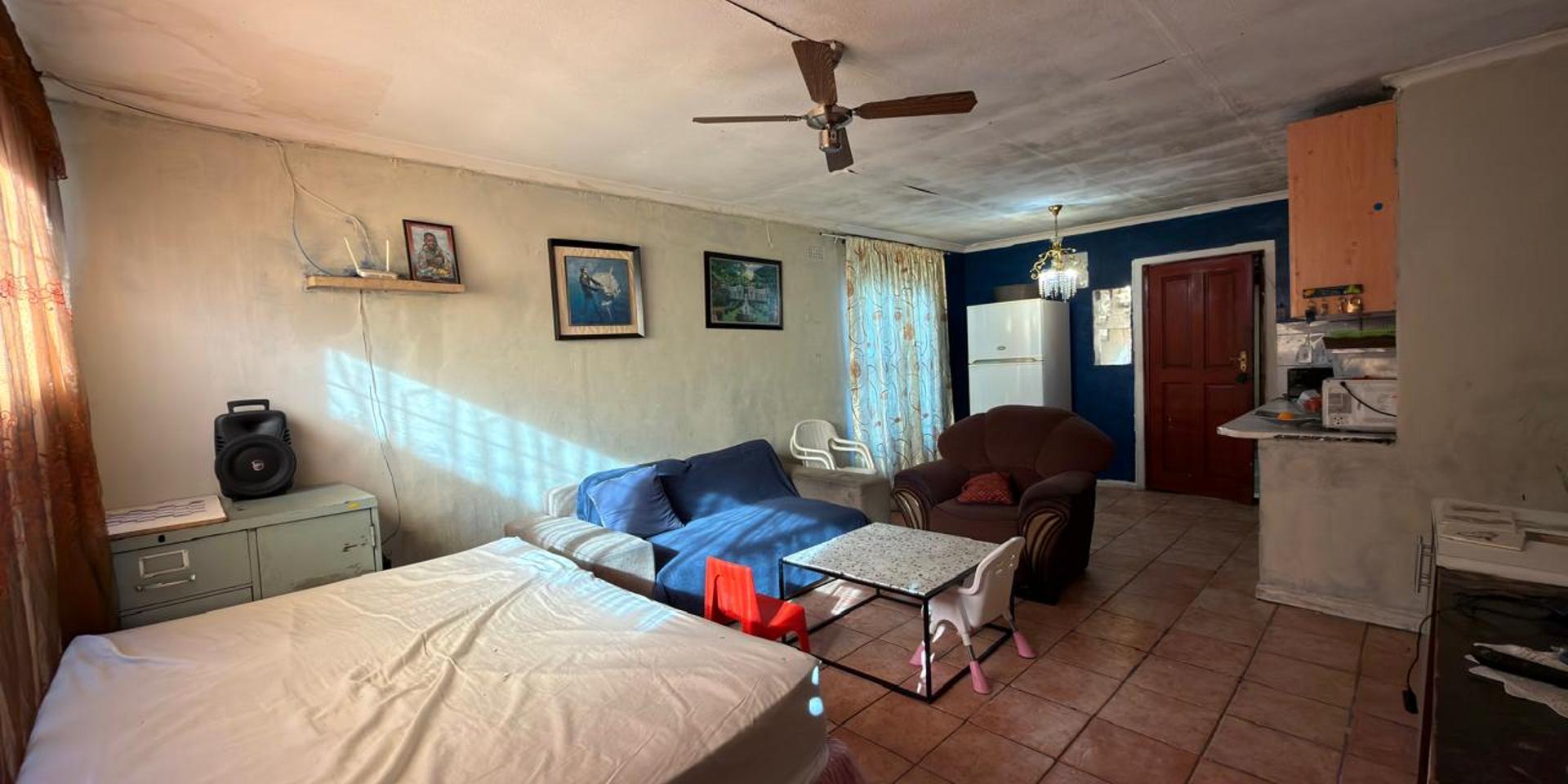 Image 4 of 6