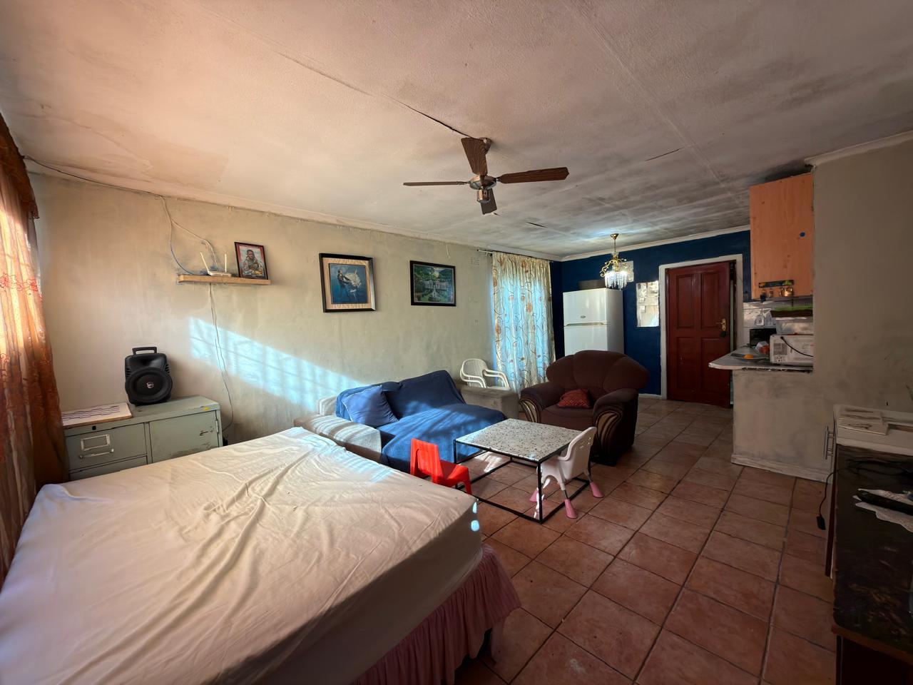 Image 4 of 6