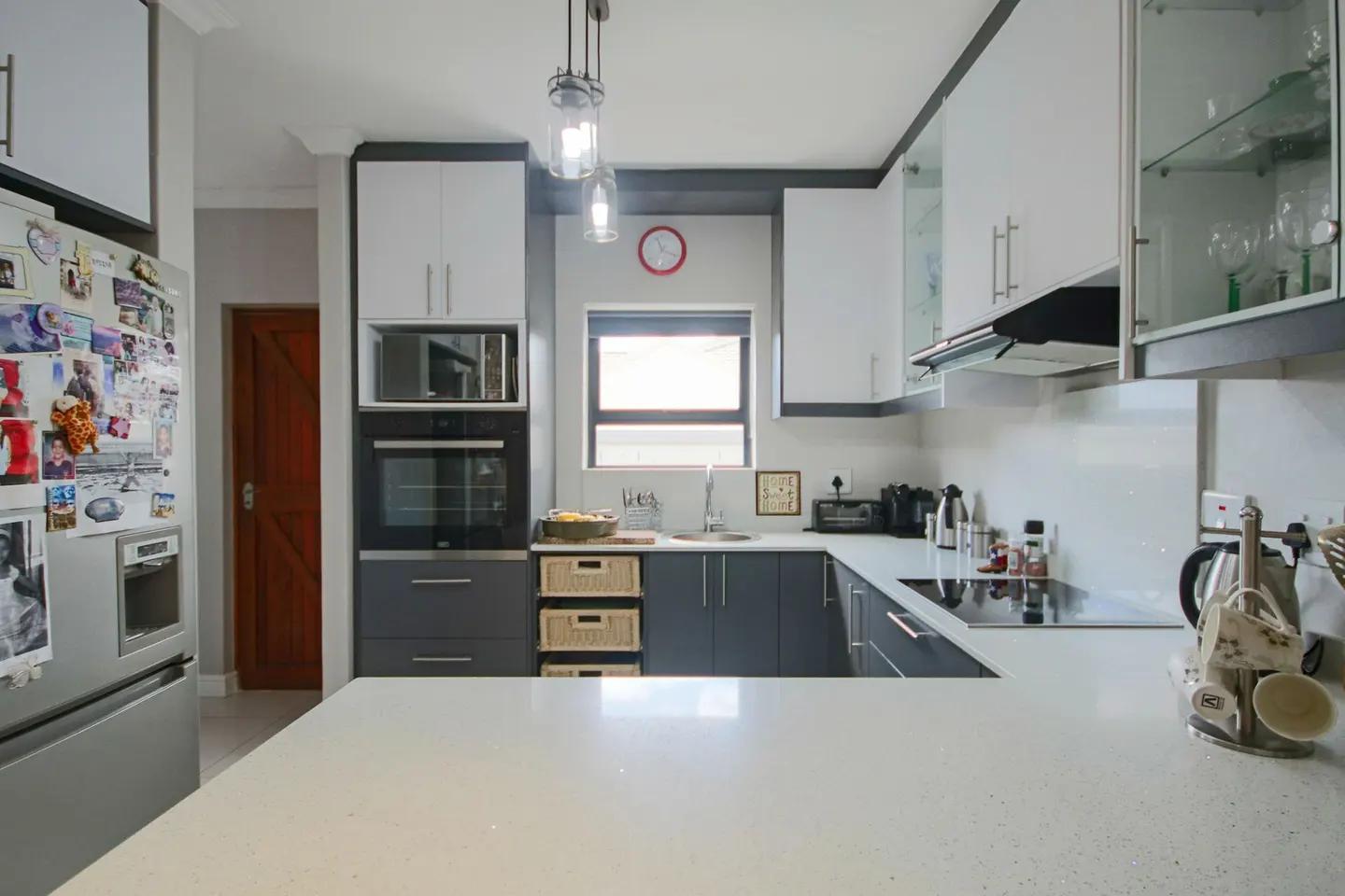 Image 2 of 6
