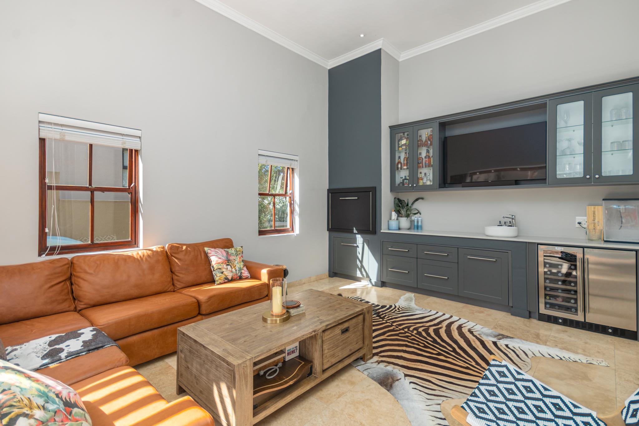 Image 3 of 6