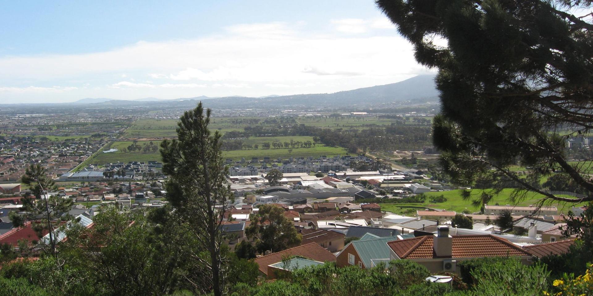 Image 2 of 6