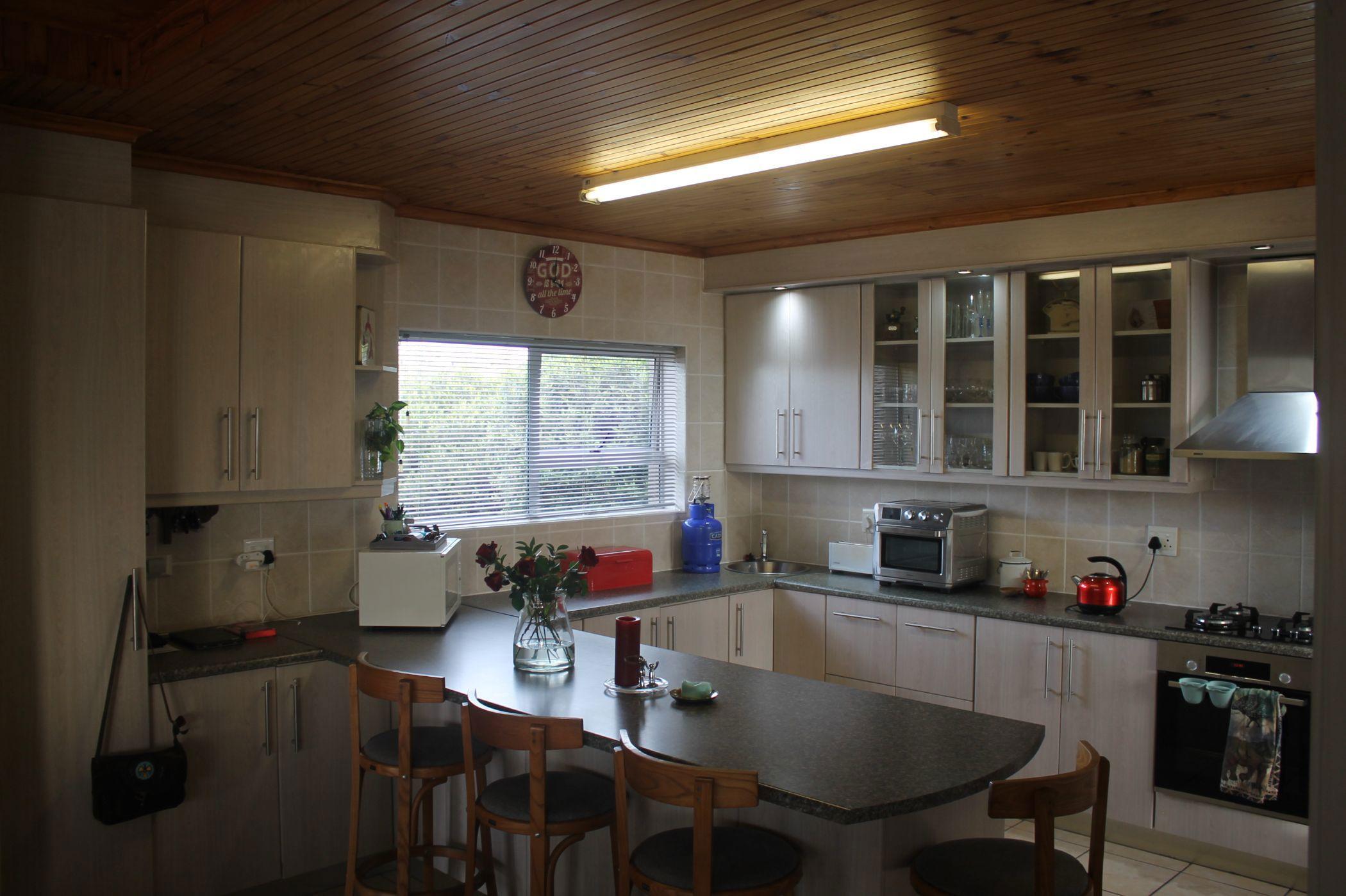 Image 2 of 6