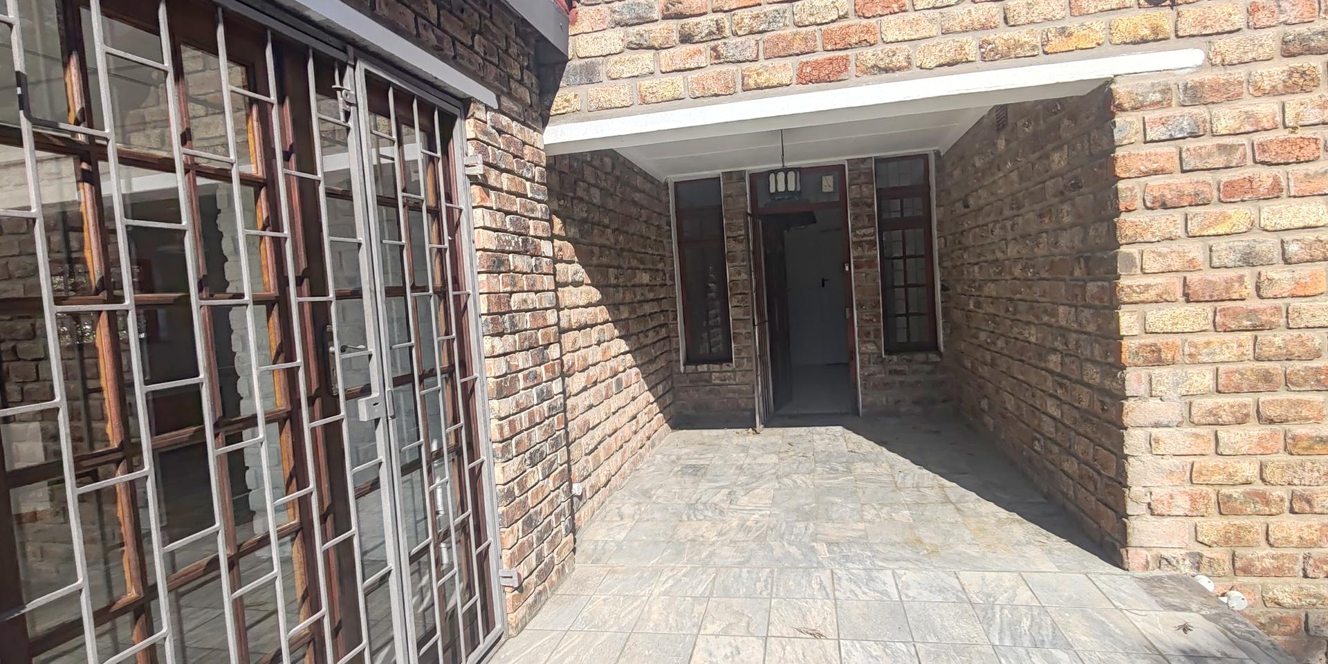 Image 4 of 6