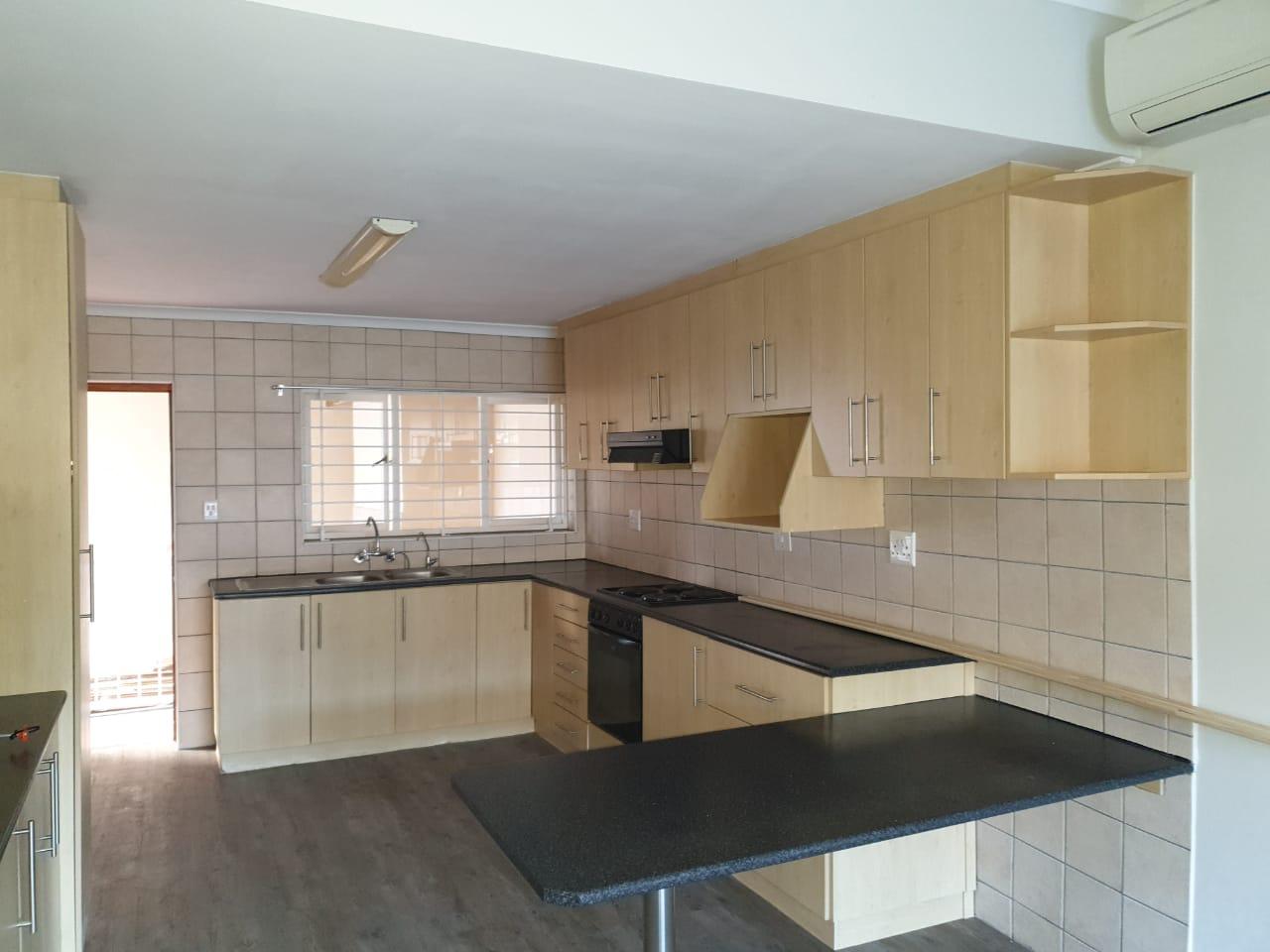 Image 4 of 6