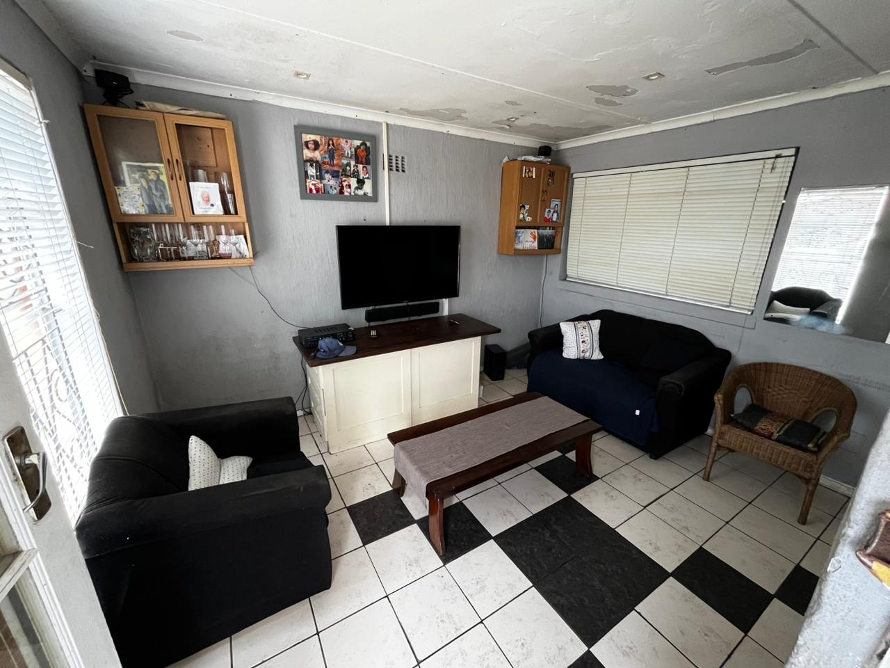 Image 5 of 6