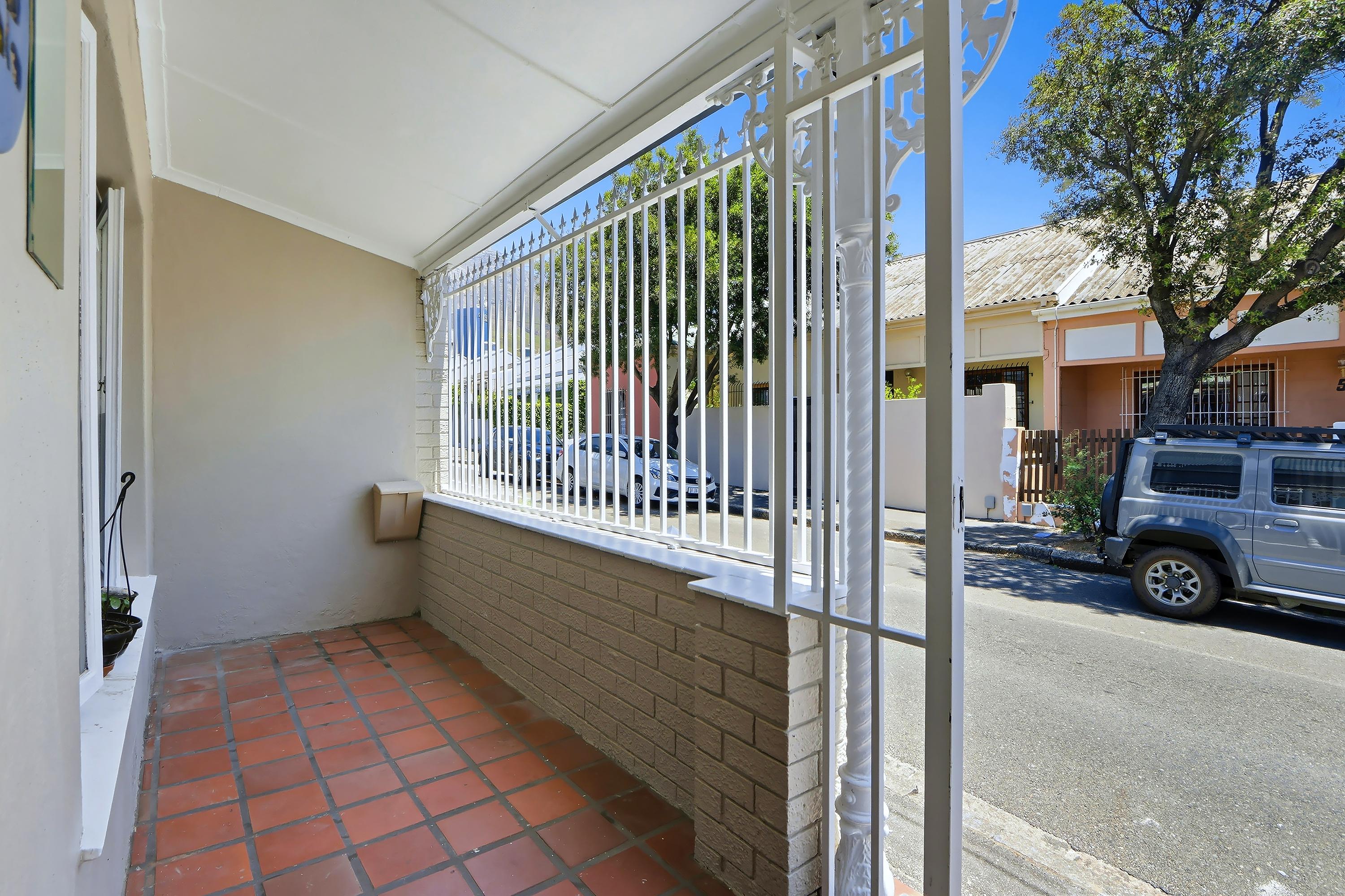 Image 4 of 6