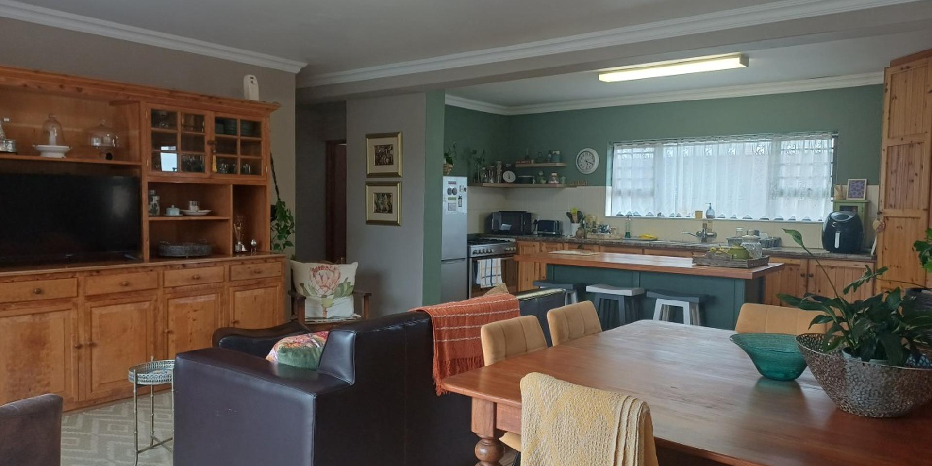 Image 4 of 6