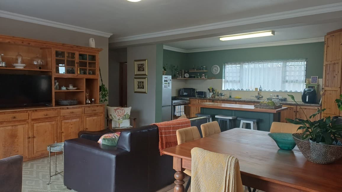 Image 4 of 6