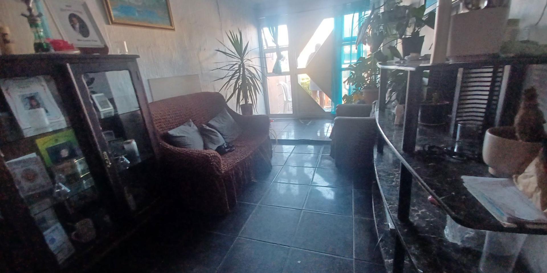 Image 3 of 6