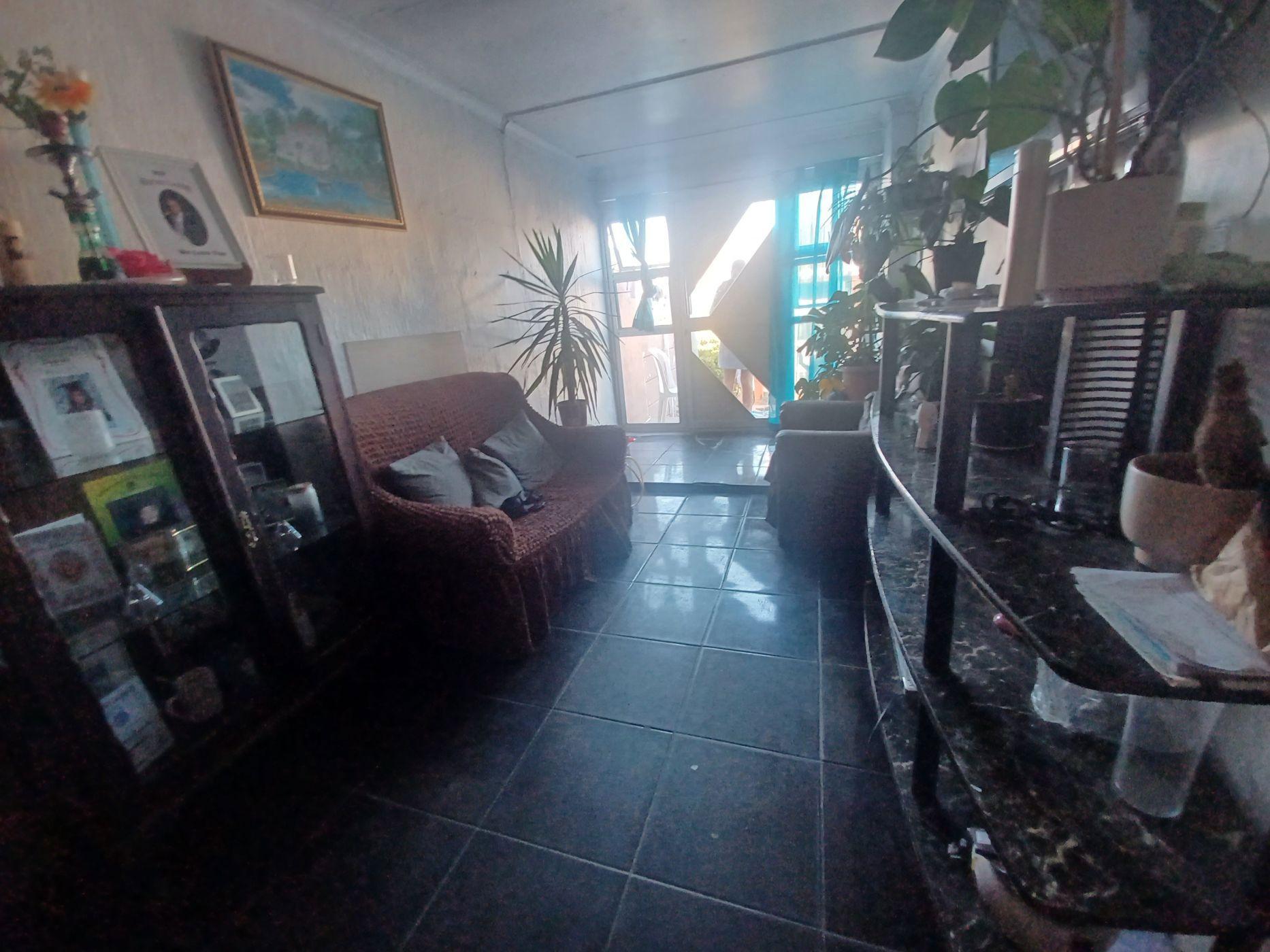 Image 3 of 6