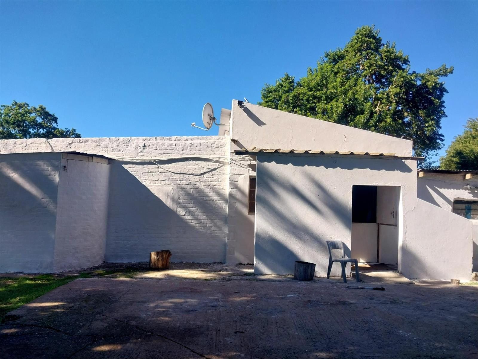 Image 2 of 6