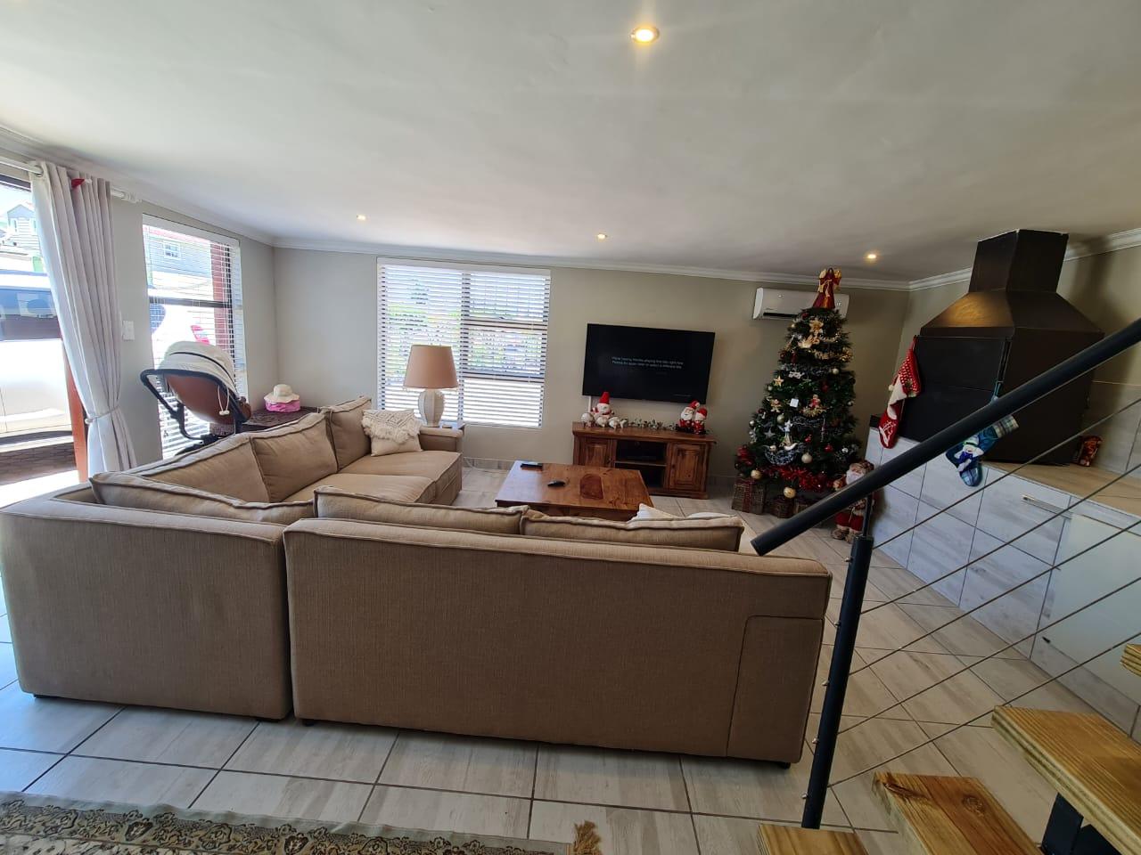 Image 2 of 6