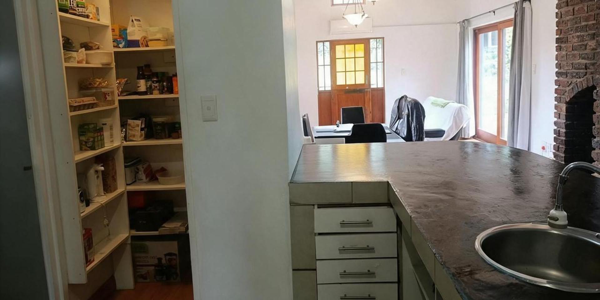 Image 3 of 6