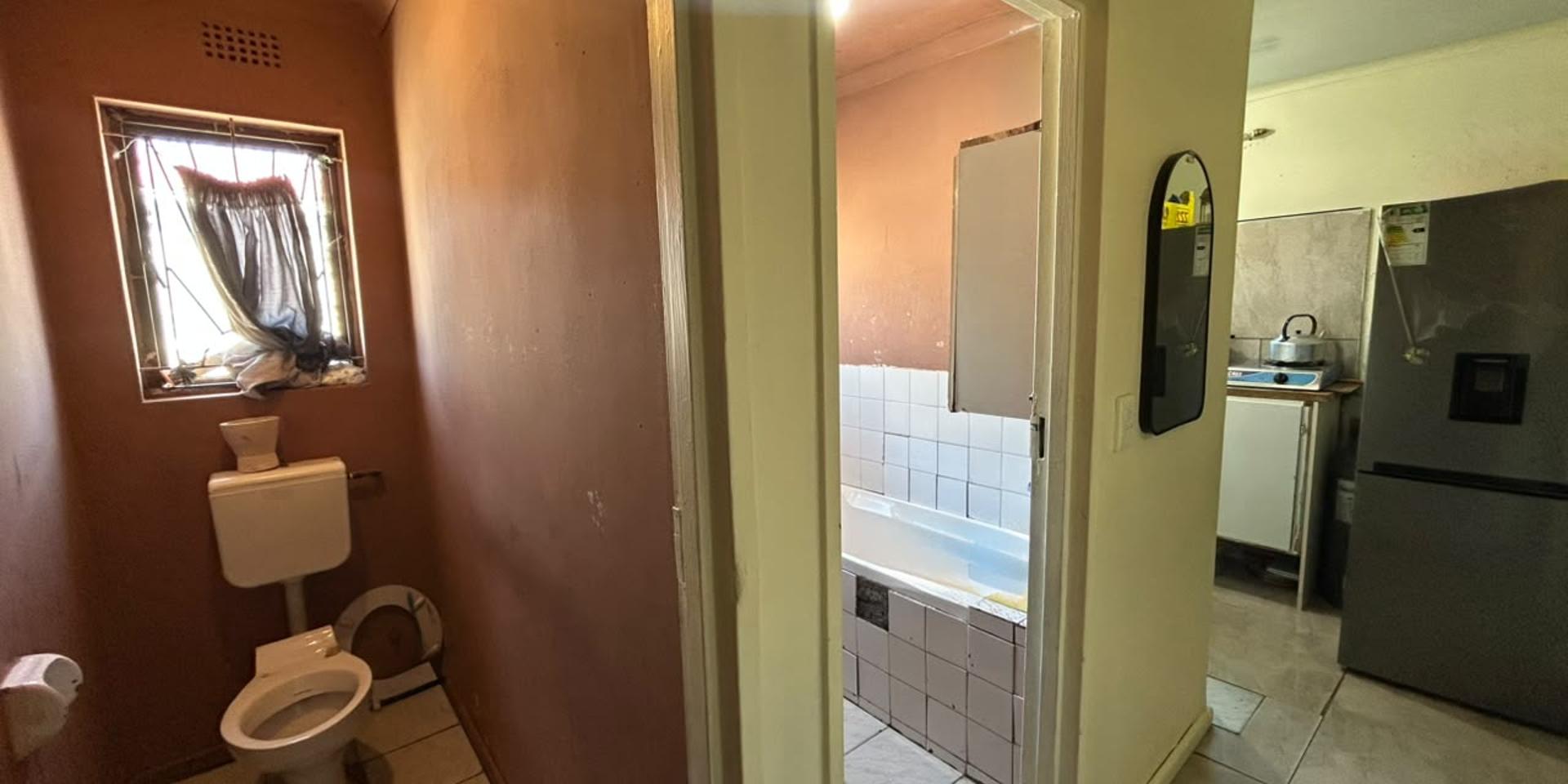 Image 2 of 6