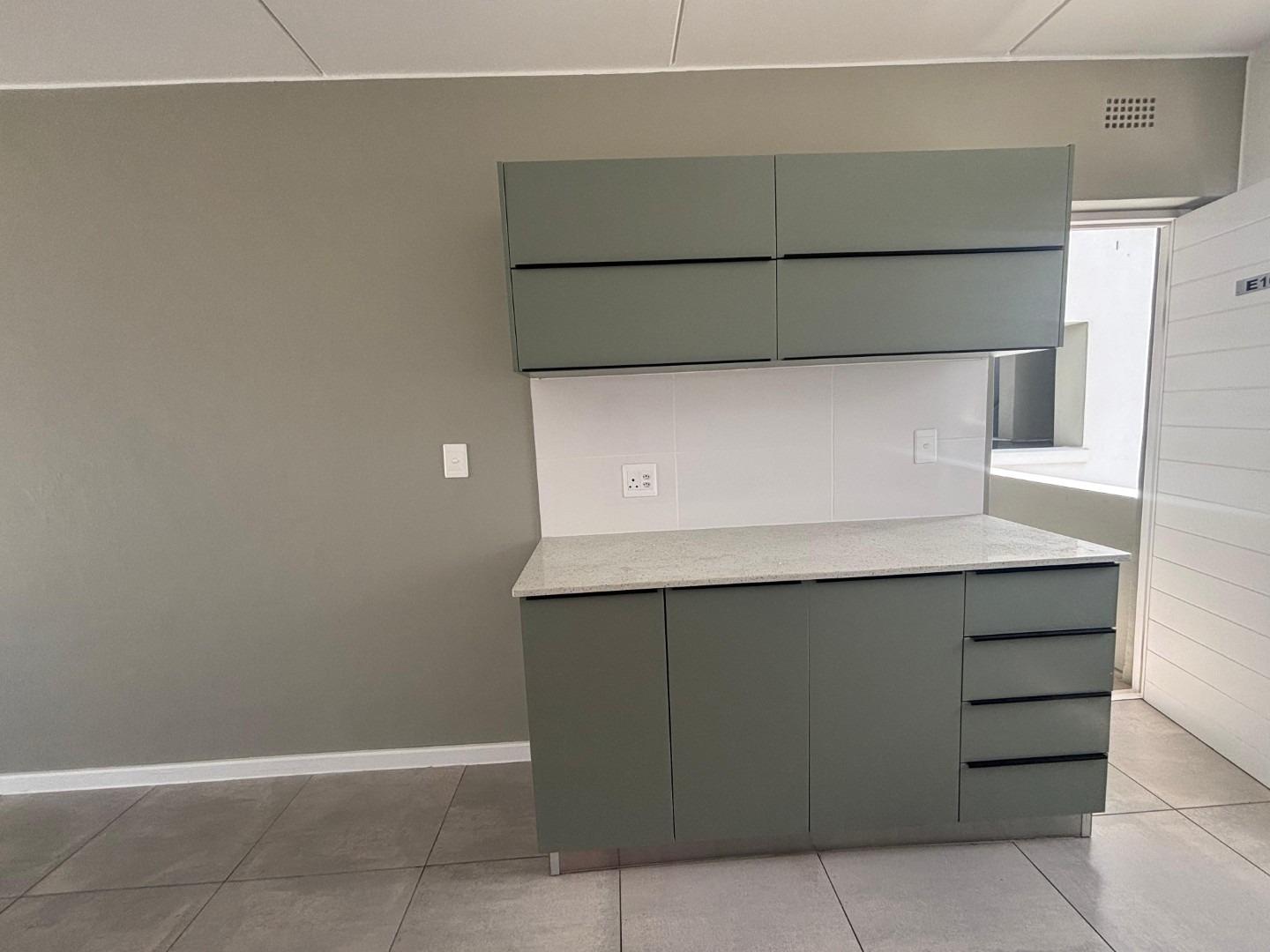 Image 4 of 6