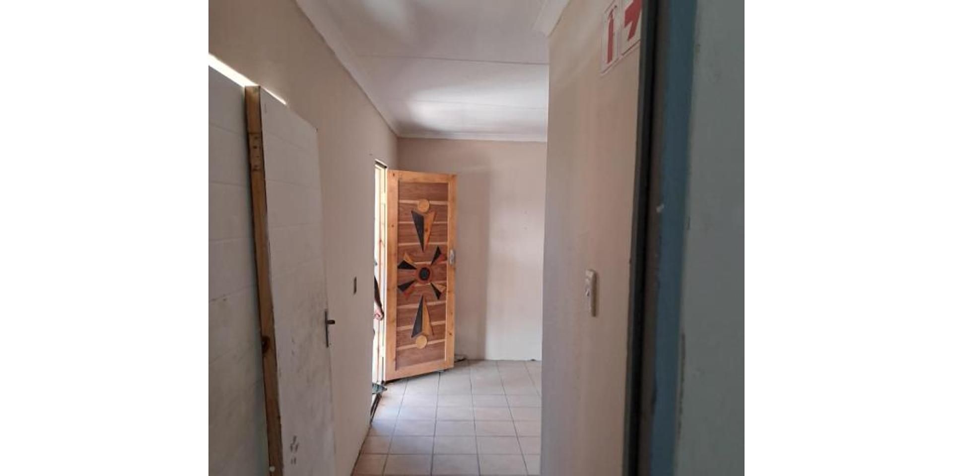 Image 5 of 6