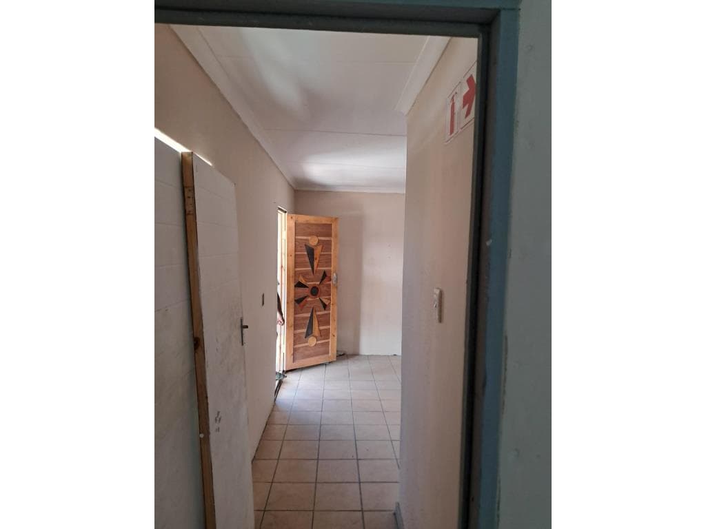 Image 5 of 6