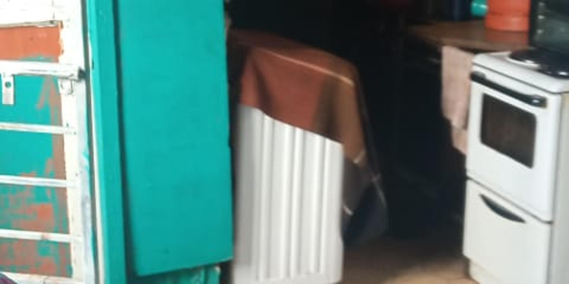 Image 3 of 6