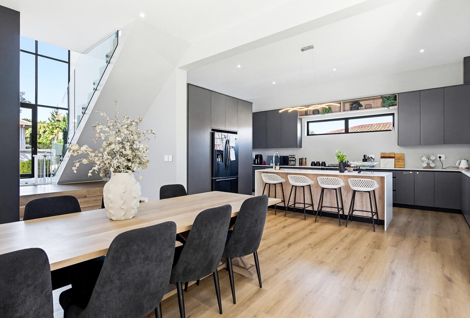 Image 4 of 6