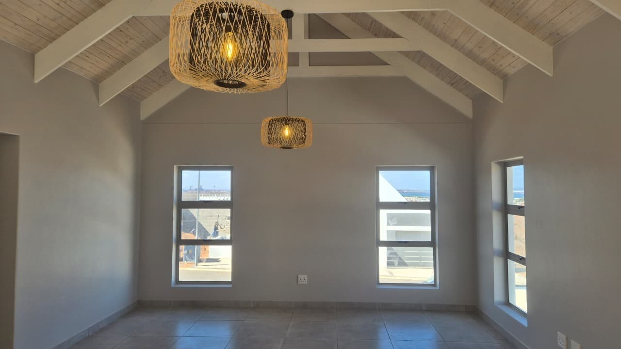 Image 4 of 6