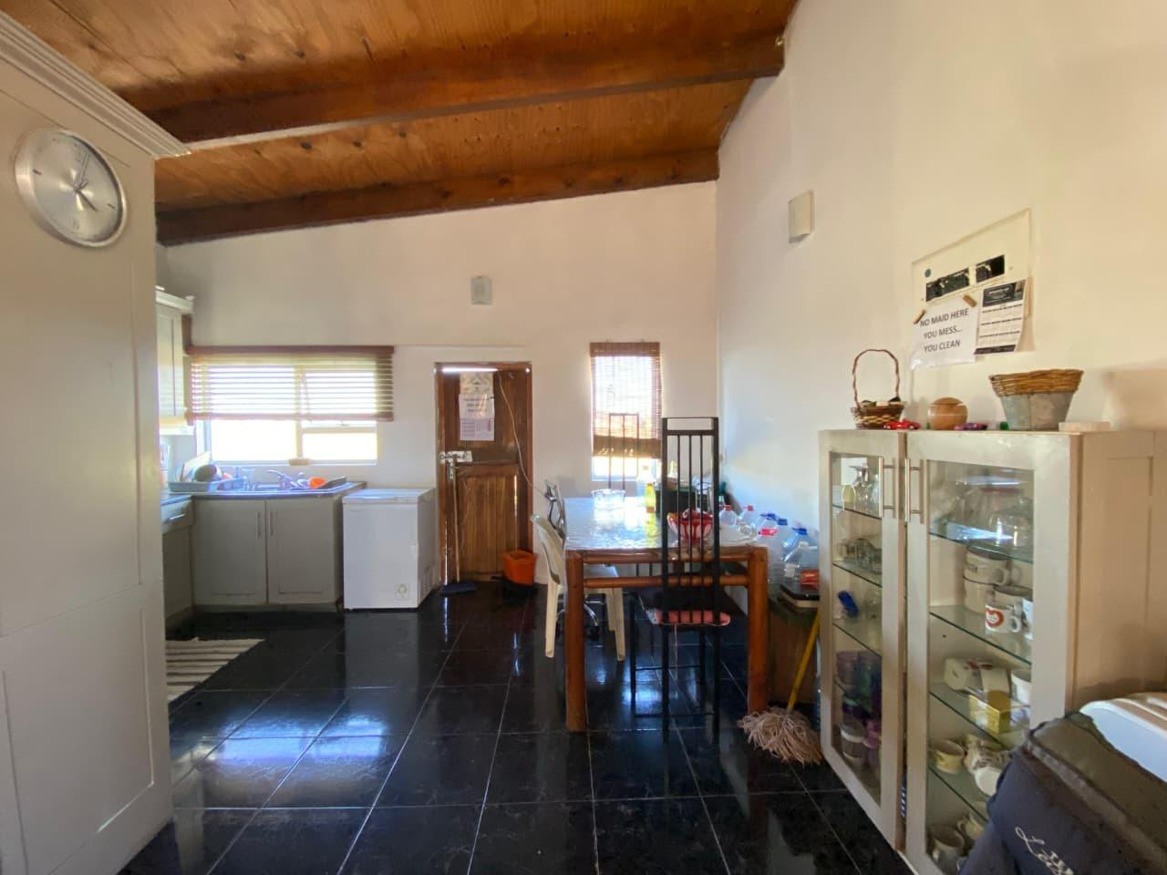 Image 4 of 6