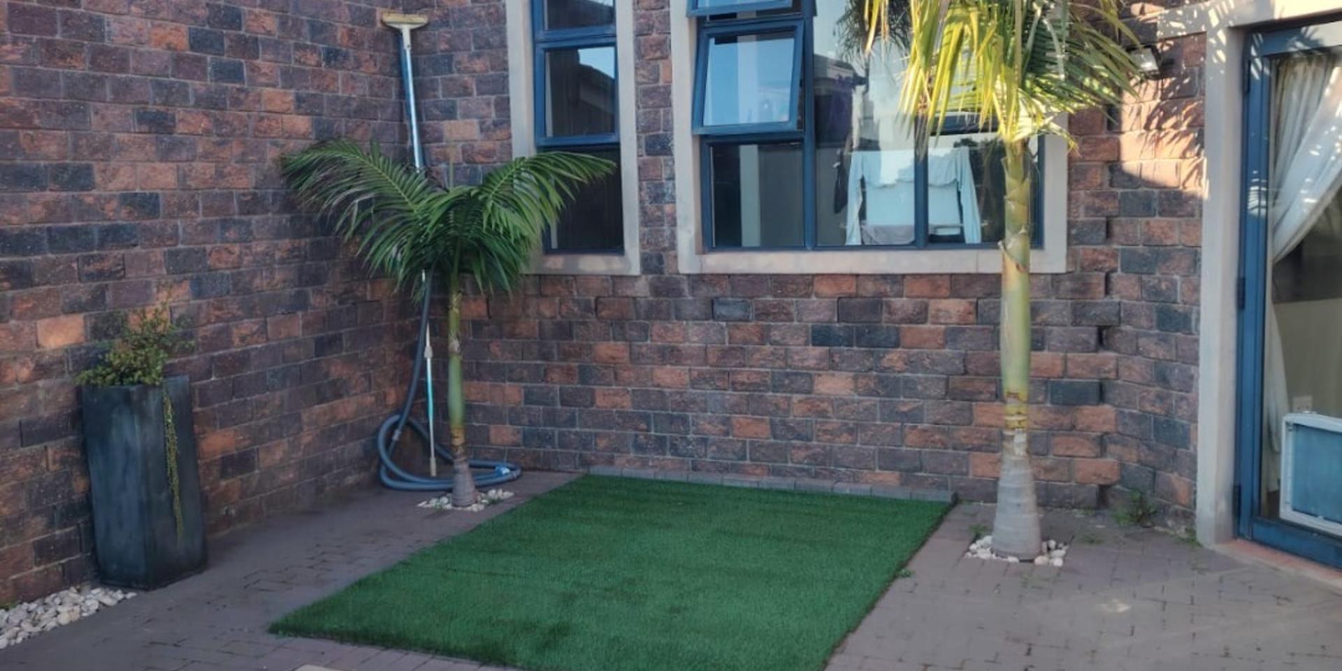 Image 2 of 6