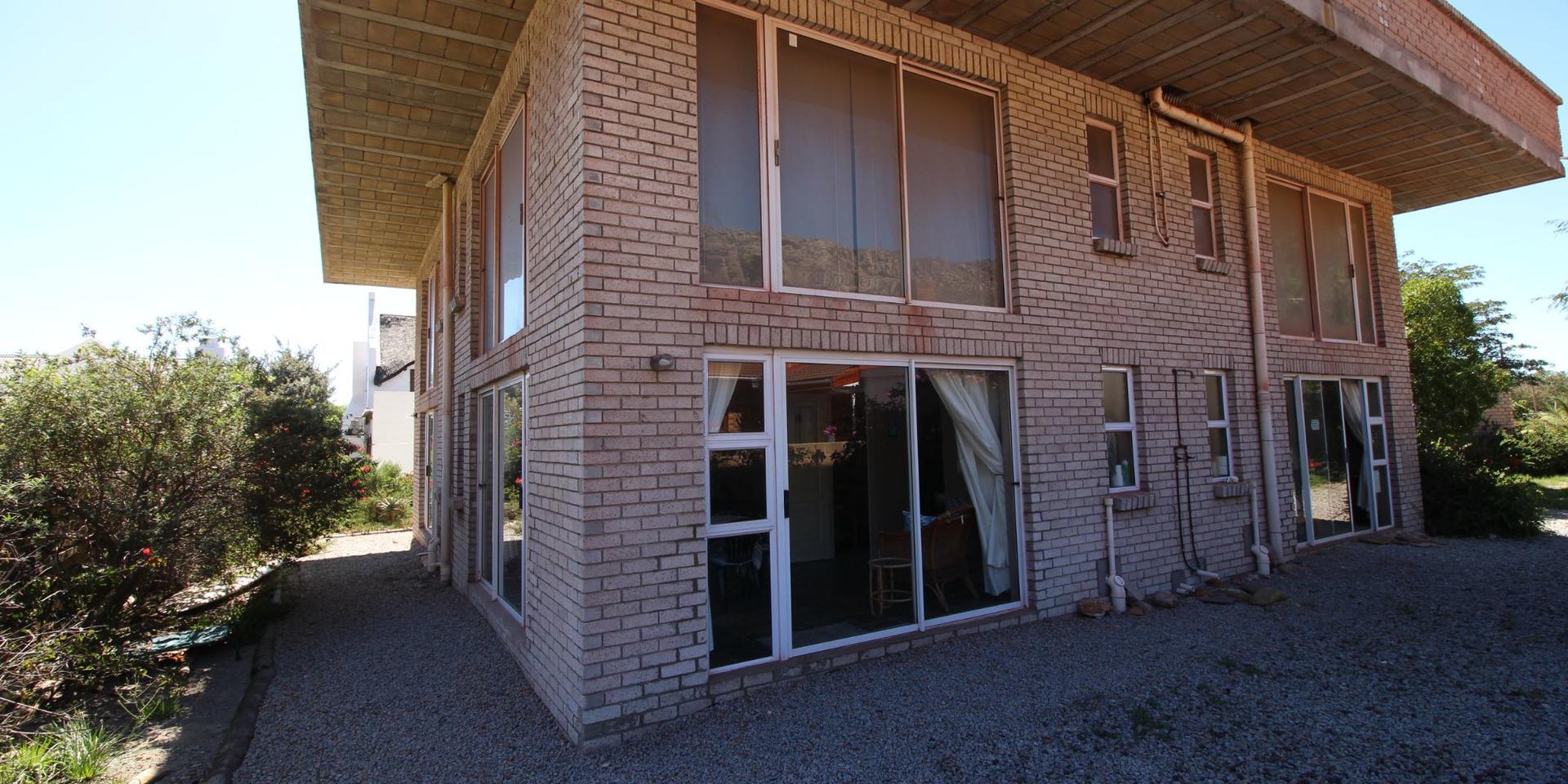 Image 4 of 6
