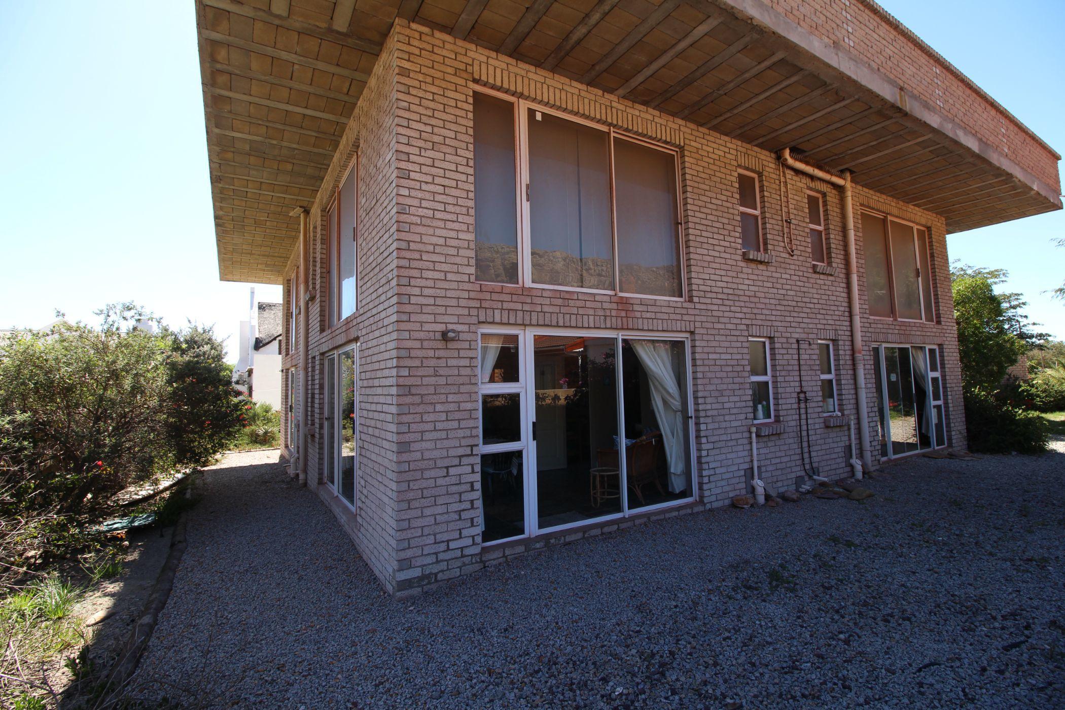 Image 4 of 6
