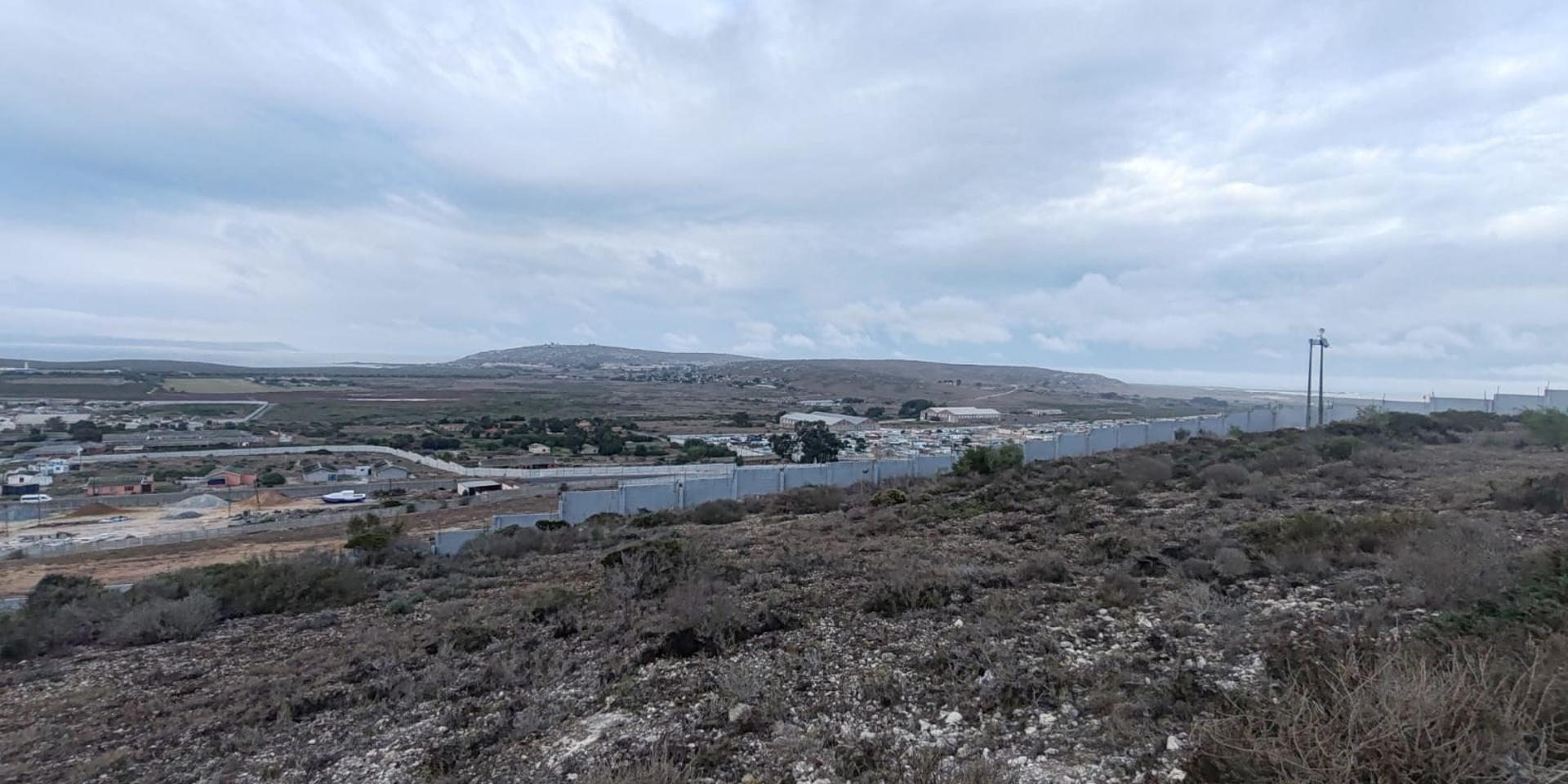 Image 2 of 6