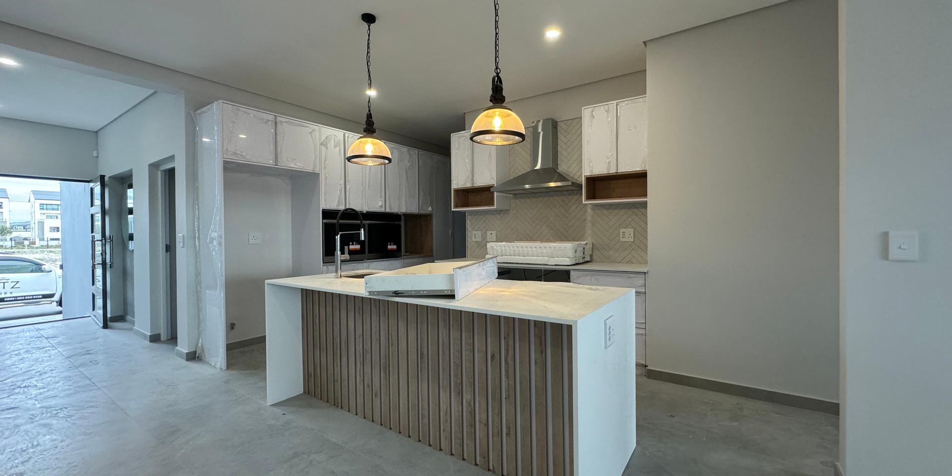 Image 2 of 6