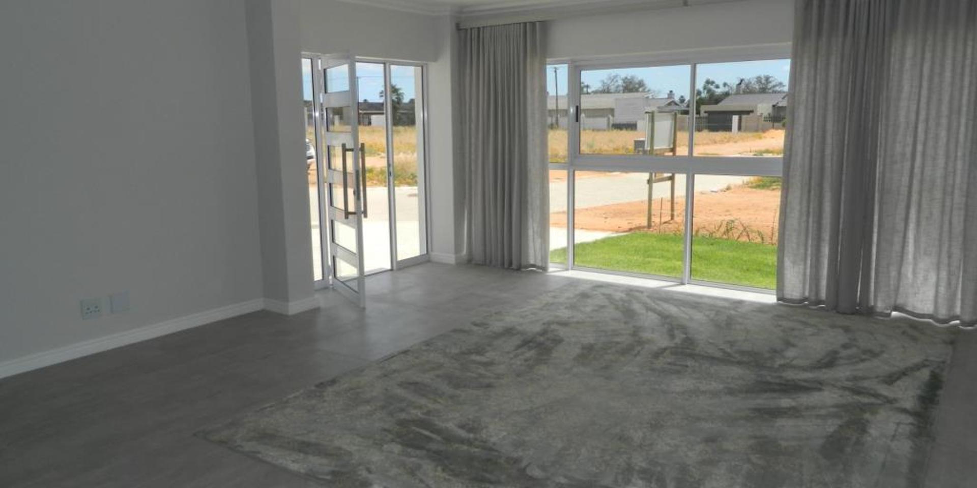 Image 4 of 6