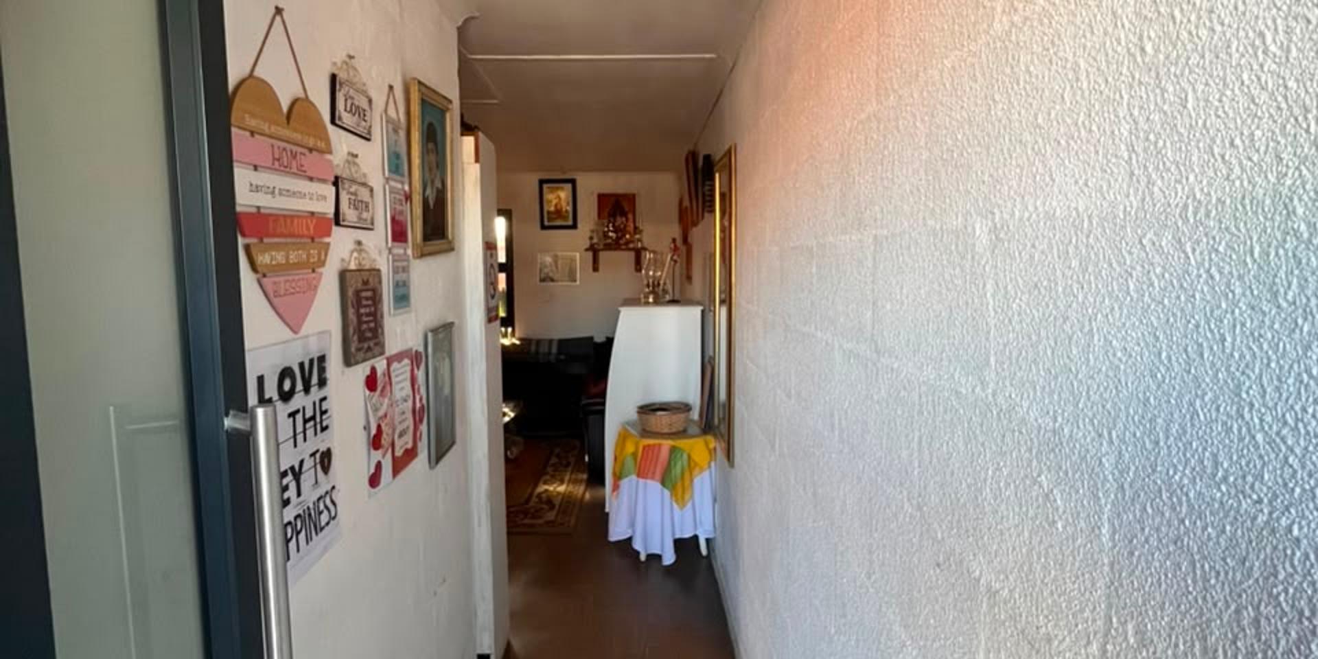 Image 3 of 6