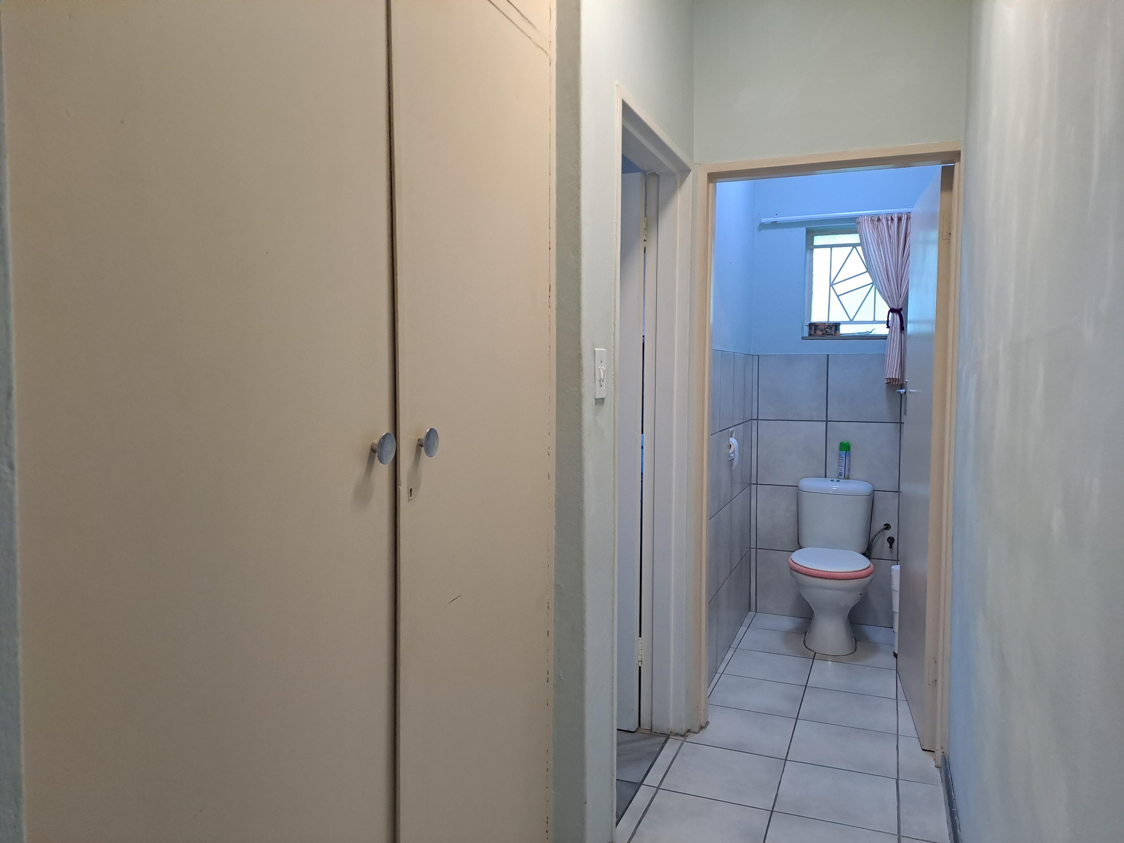 Image 3 of 6