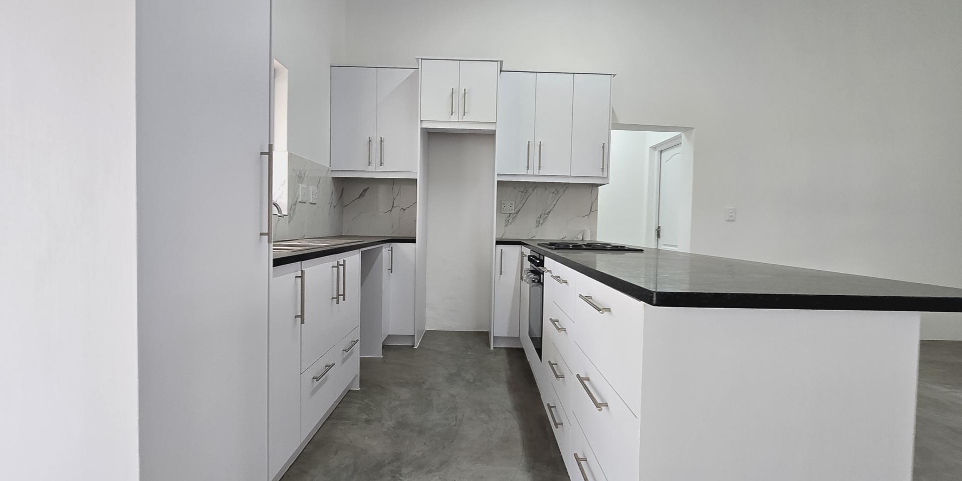 Image 4 of 6