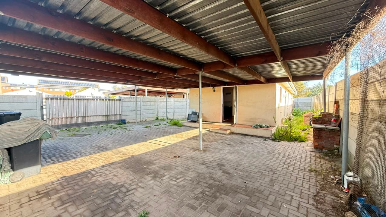 Image 2 of 6