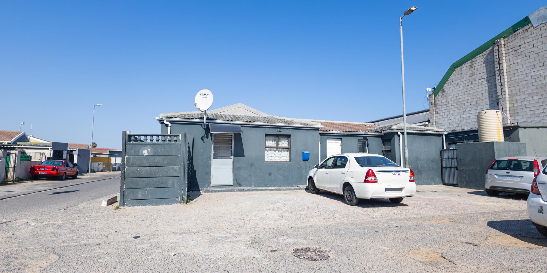 Image 2 of 6