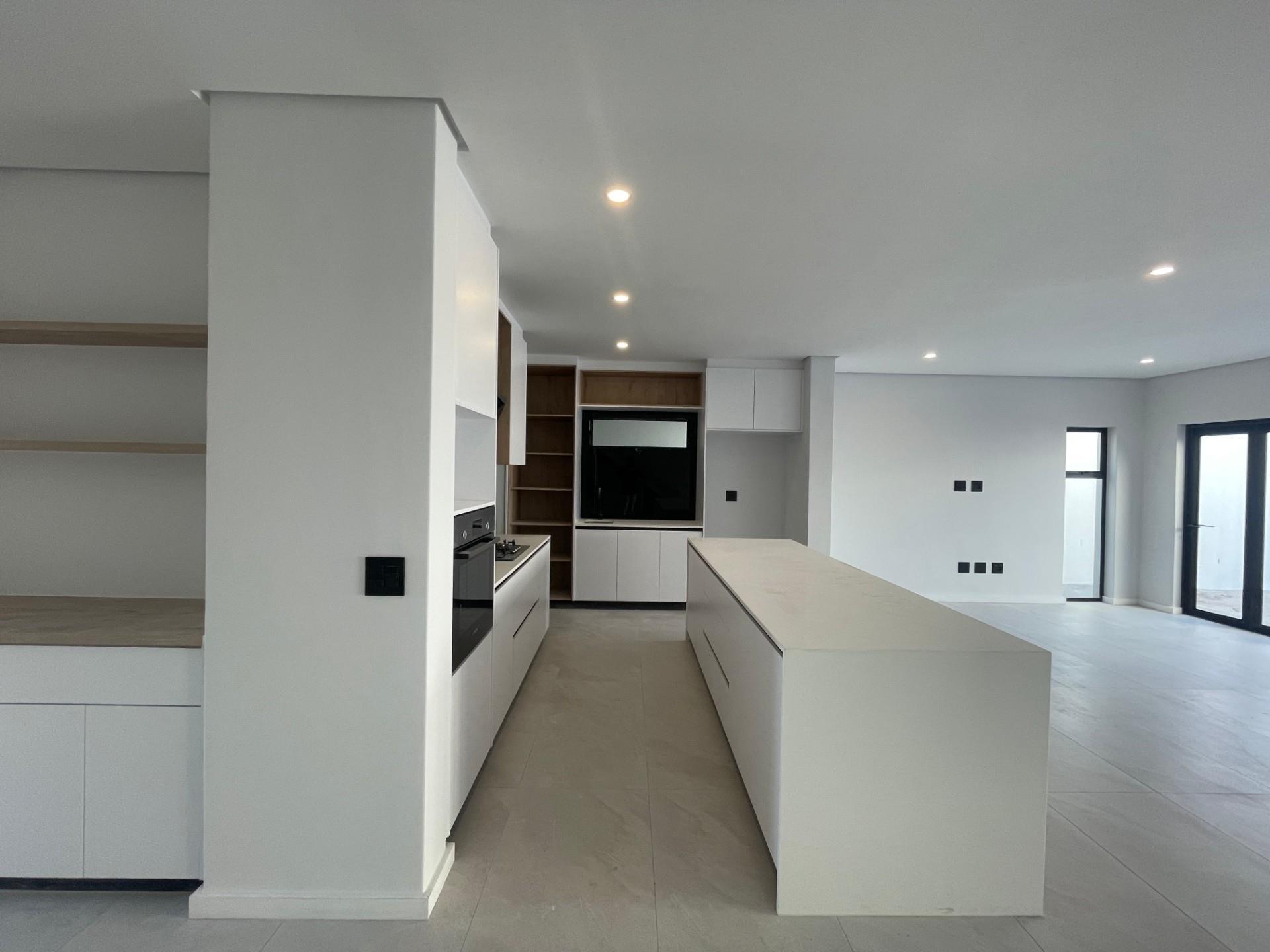 Image 4 of 6