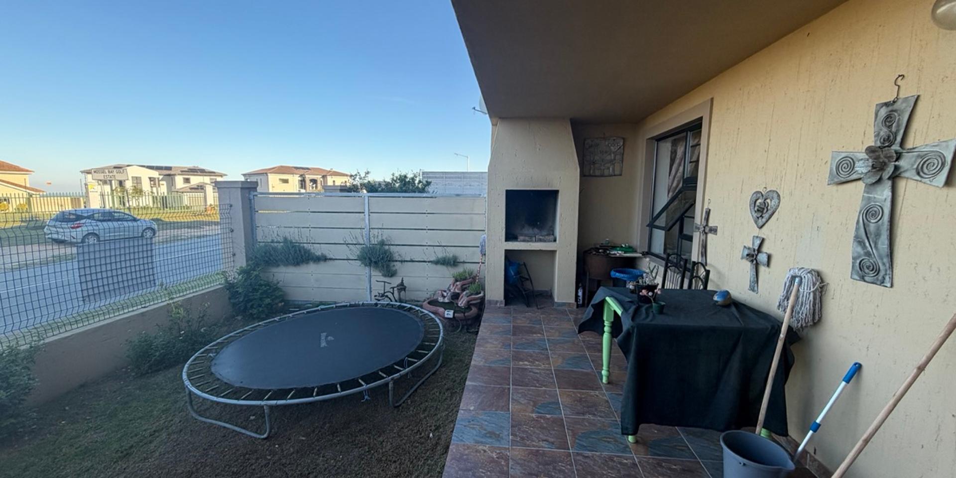 Image 2 of 6