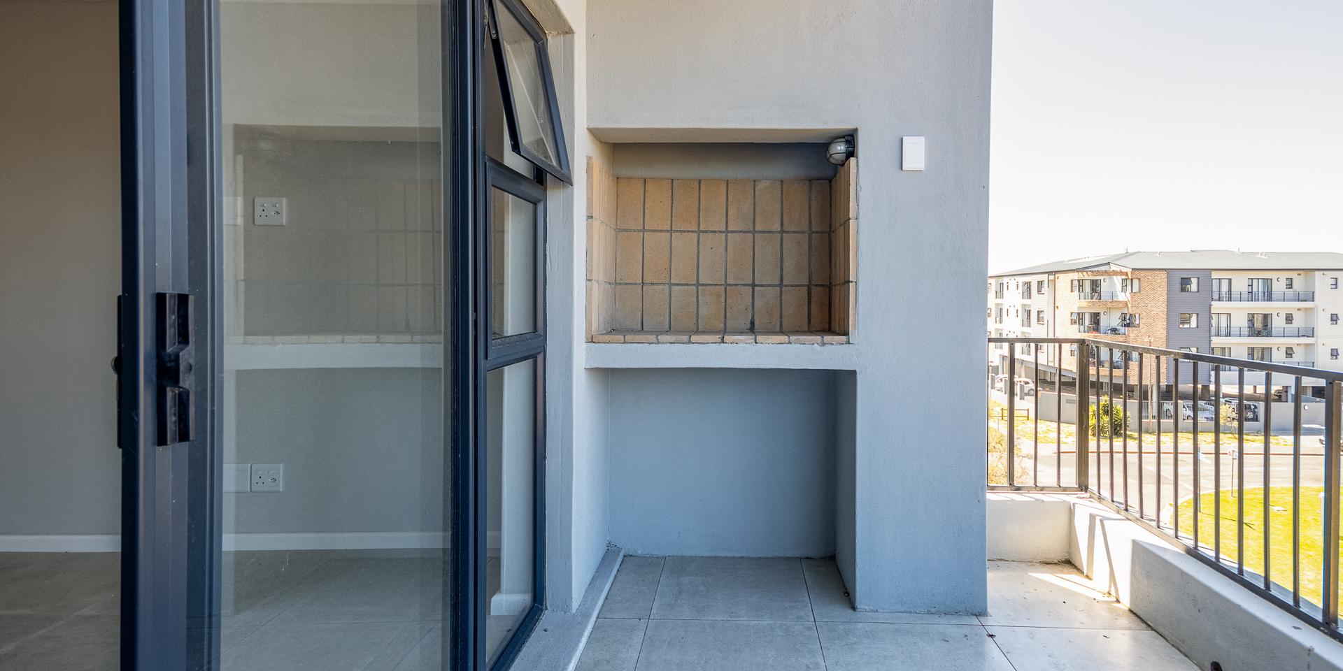 Image 4 of 6