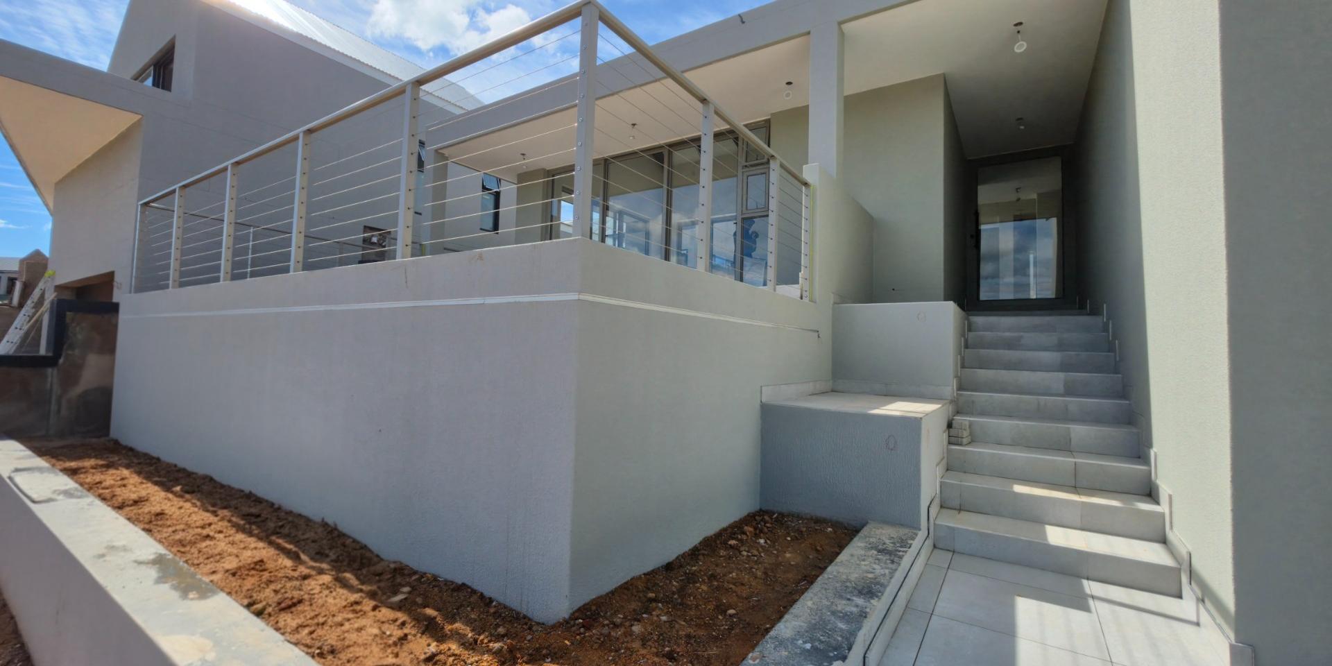 Image 4 of 6