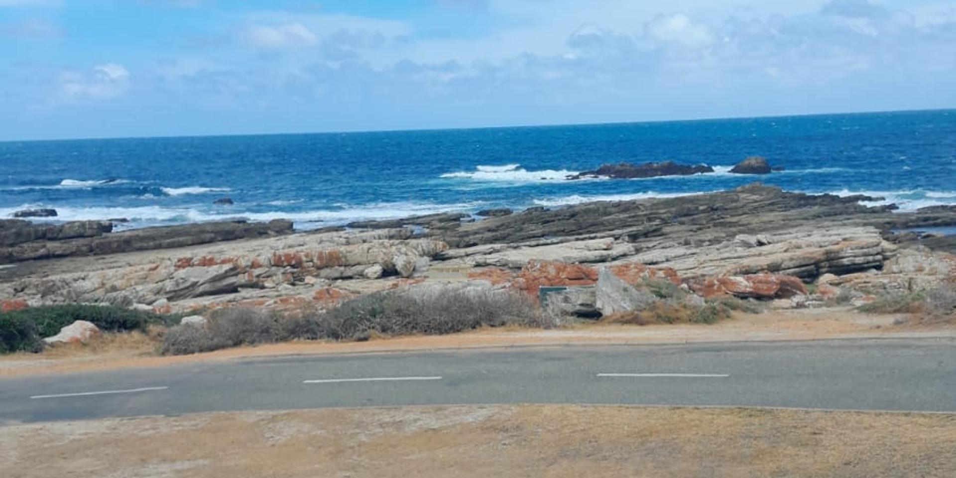 Image 2 of 6