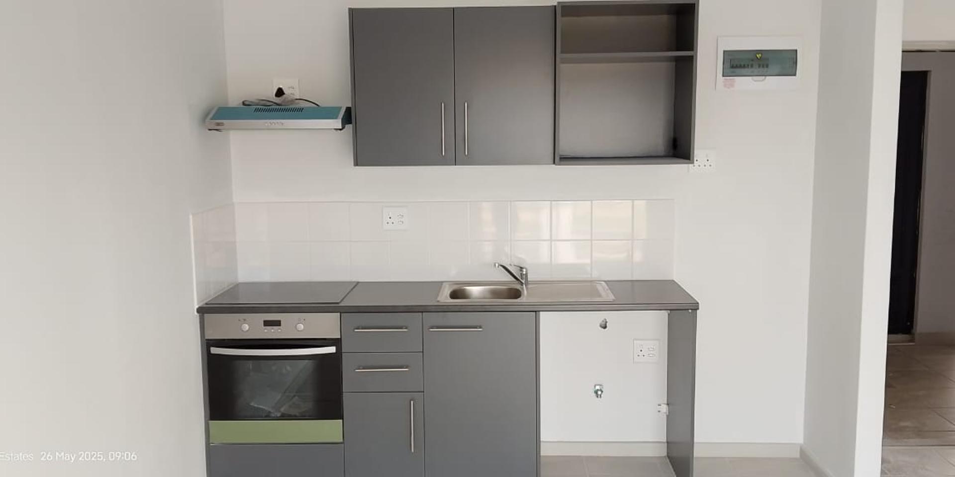 Image 4 of 6