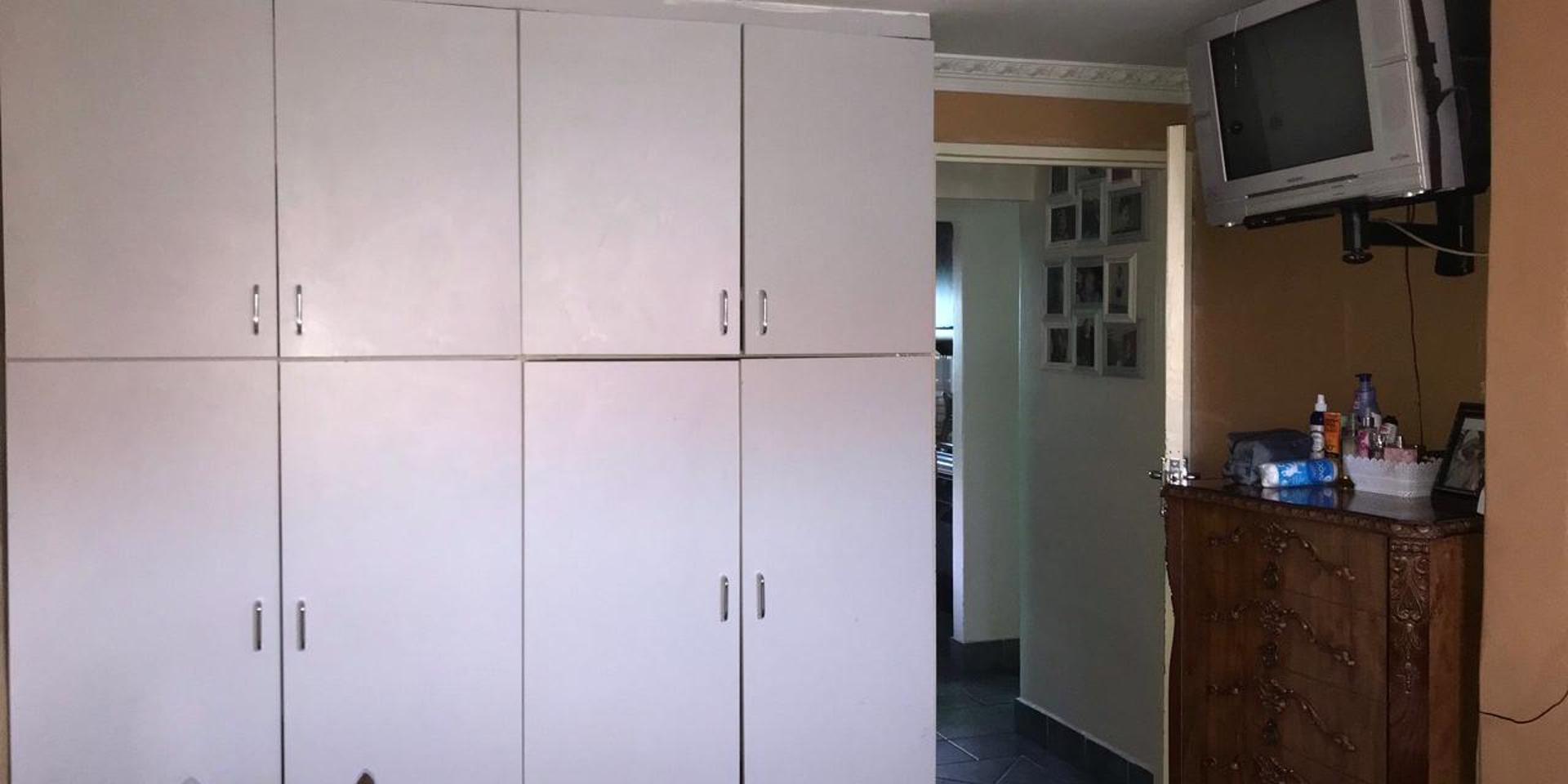 Image 5 of 6