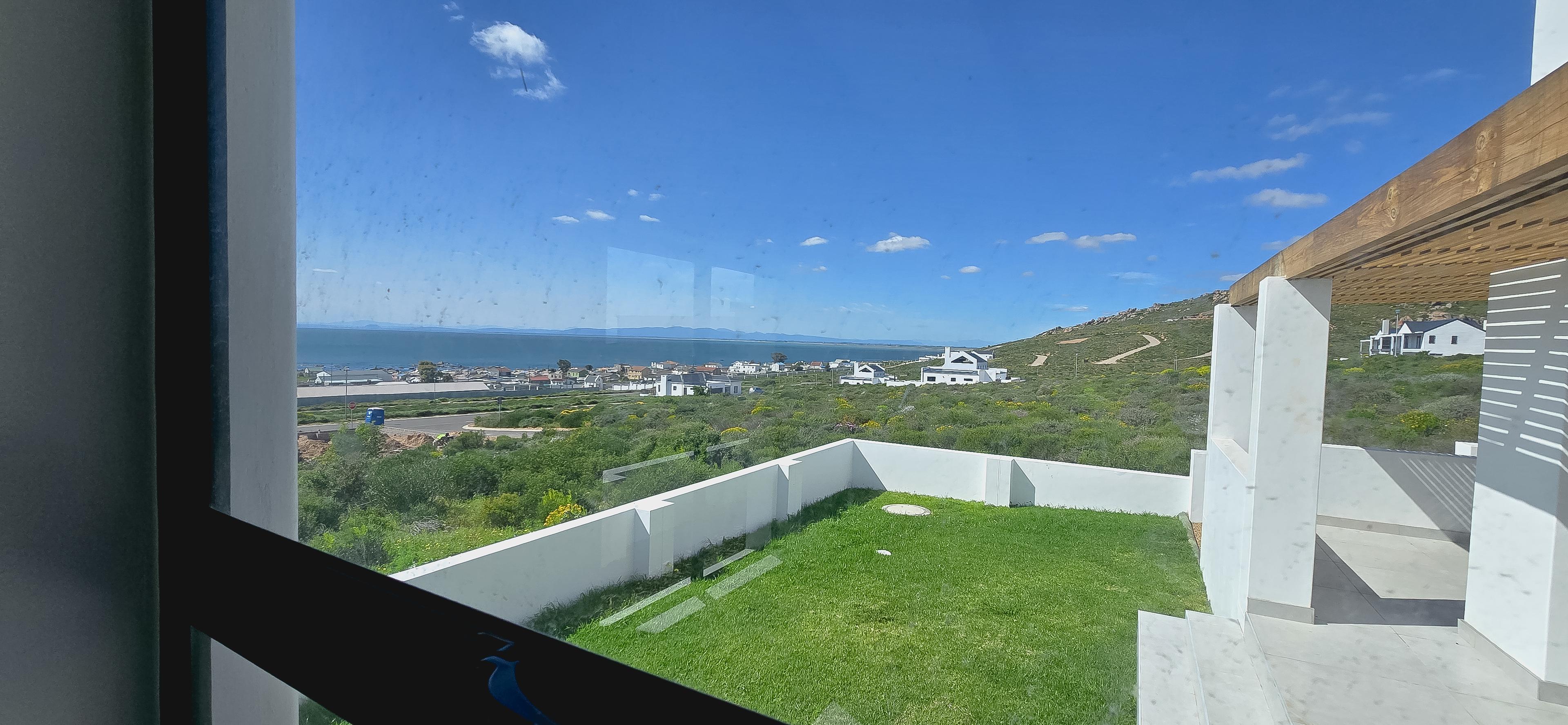 Image 4 of 6