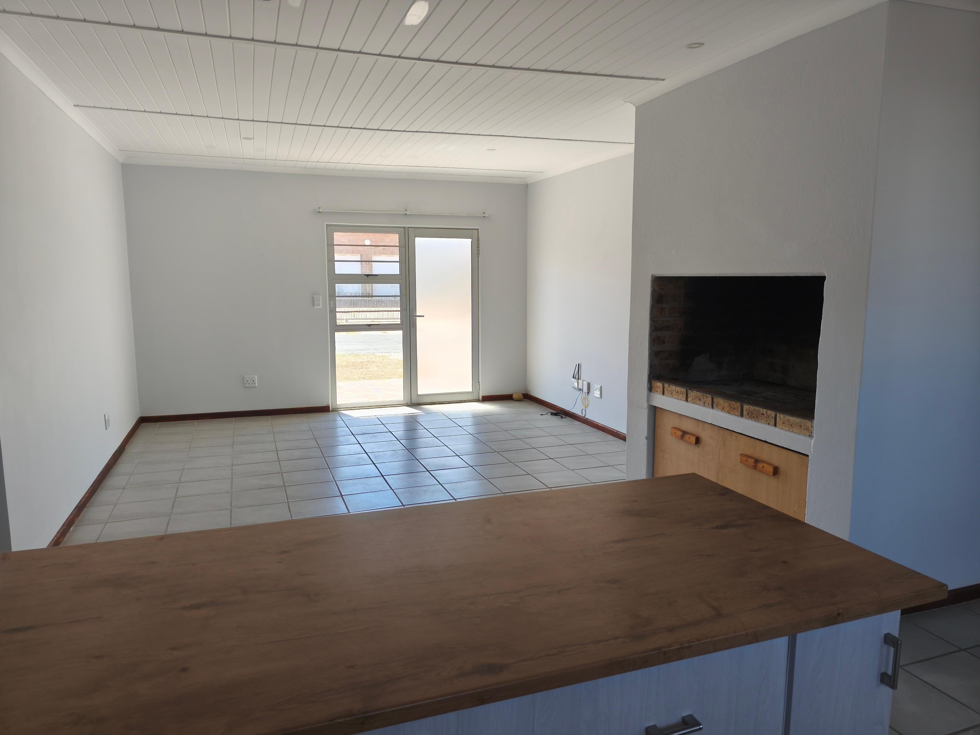 Image 2 of 6