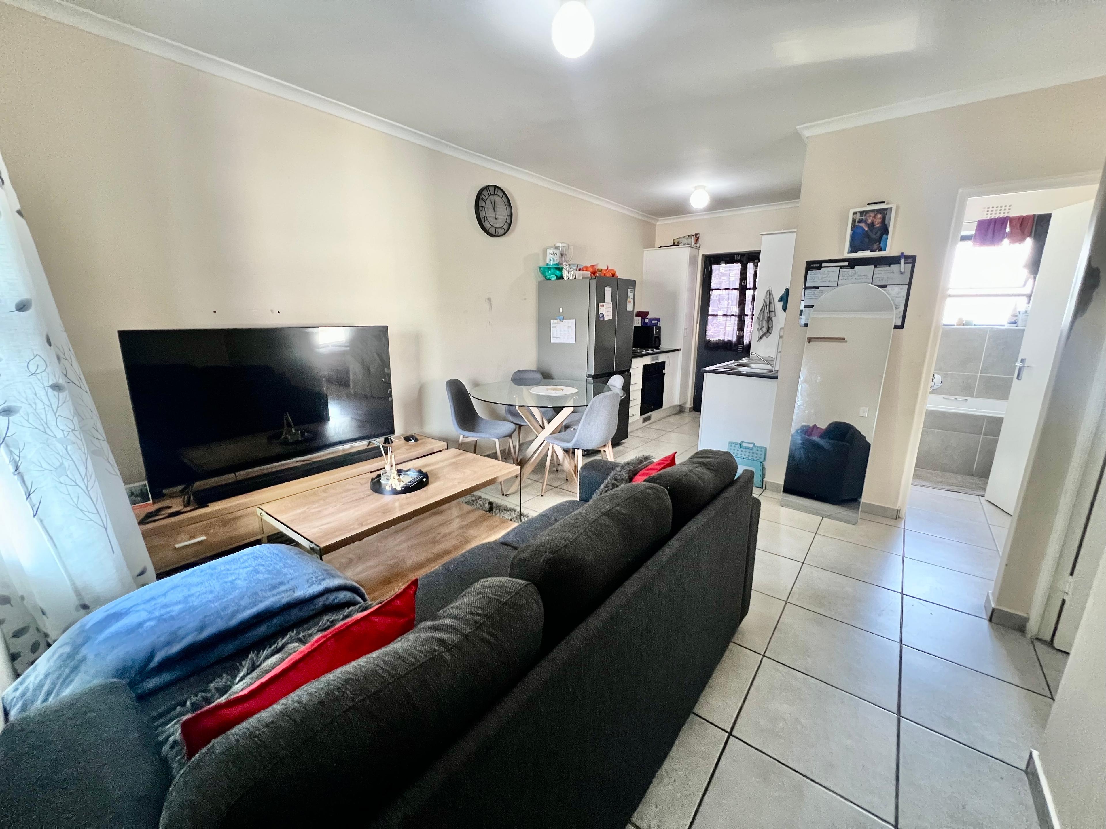 Image 2 of 6