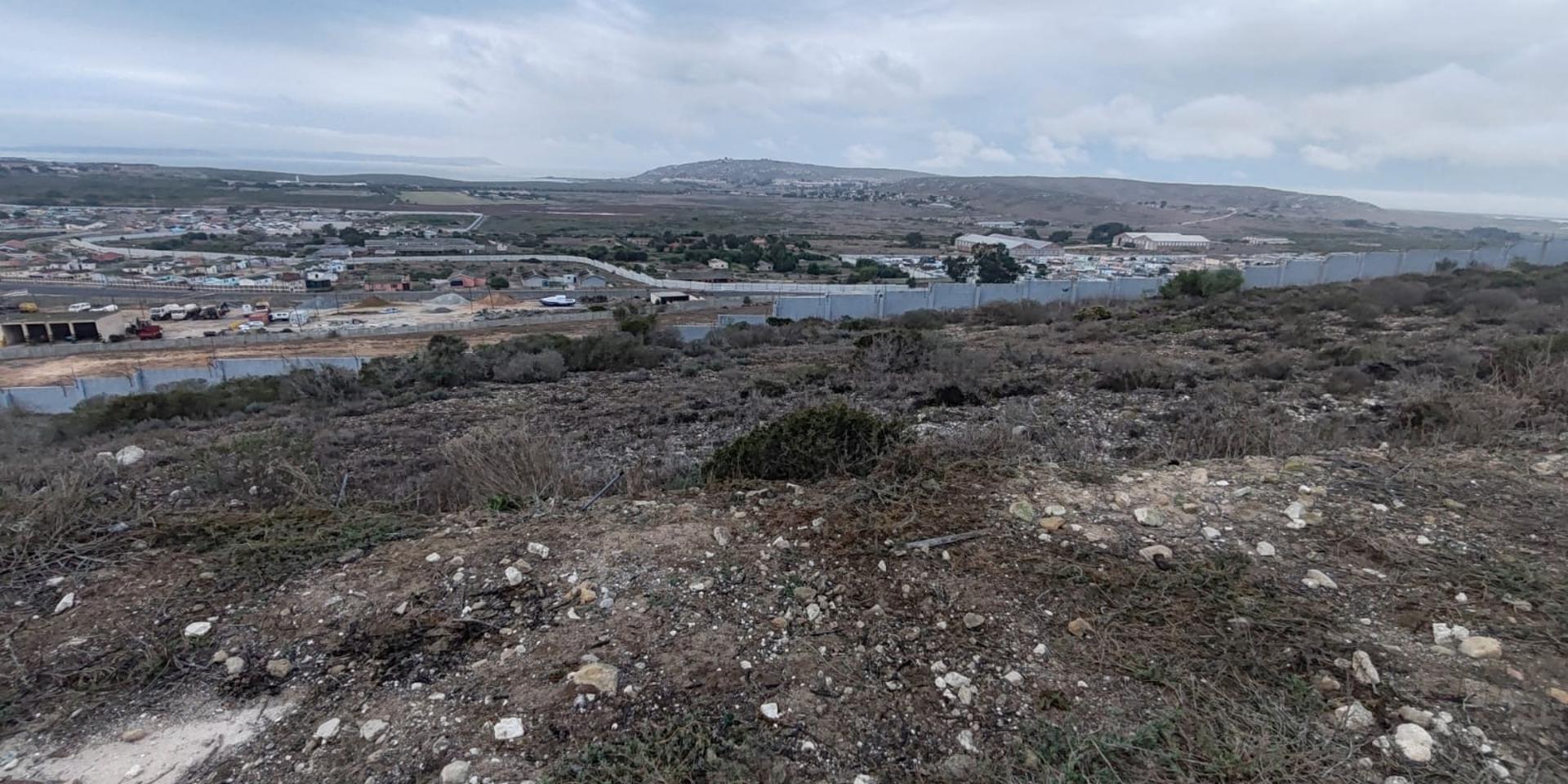 Image 4 of 6