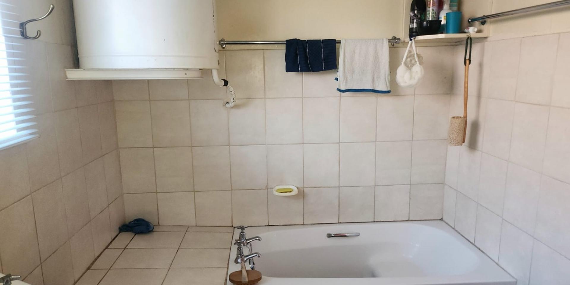 Image 2 of 6