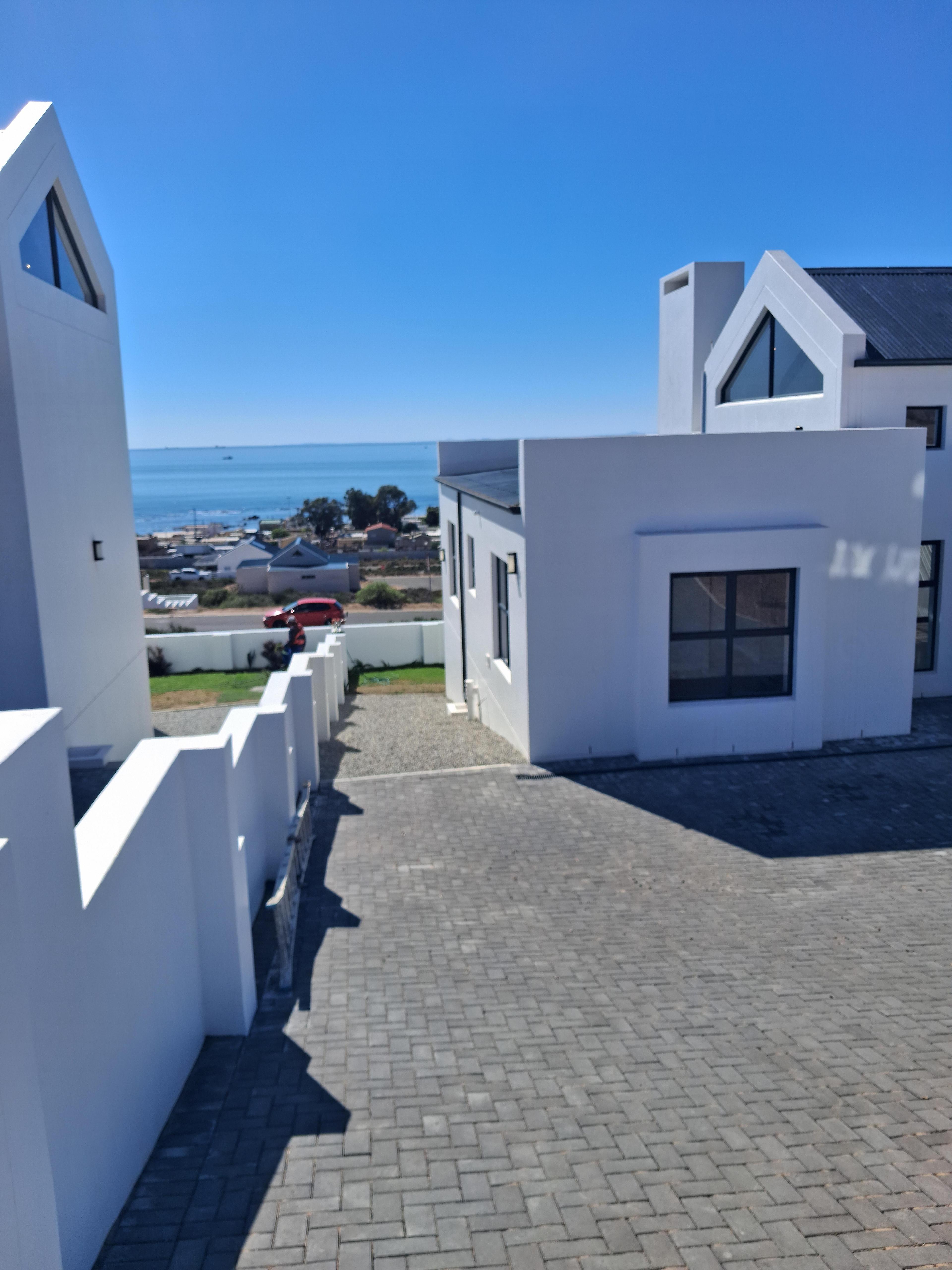 Image 2 of 6